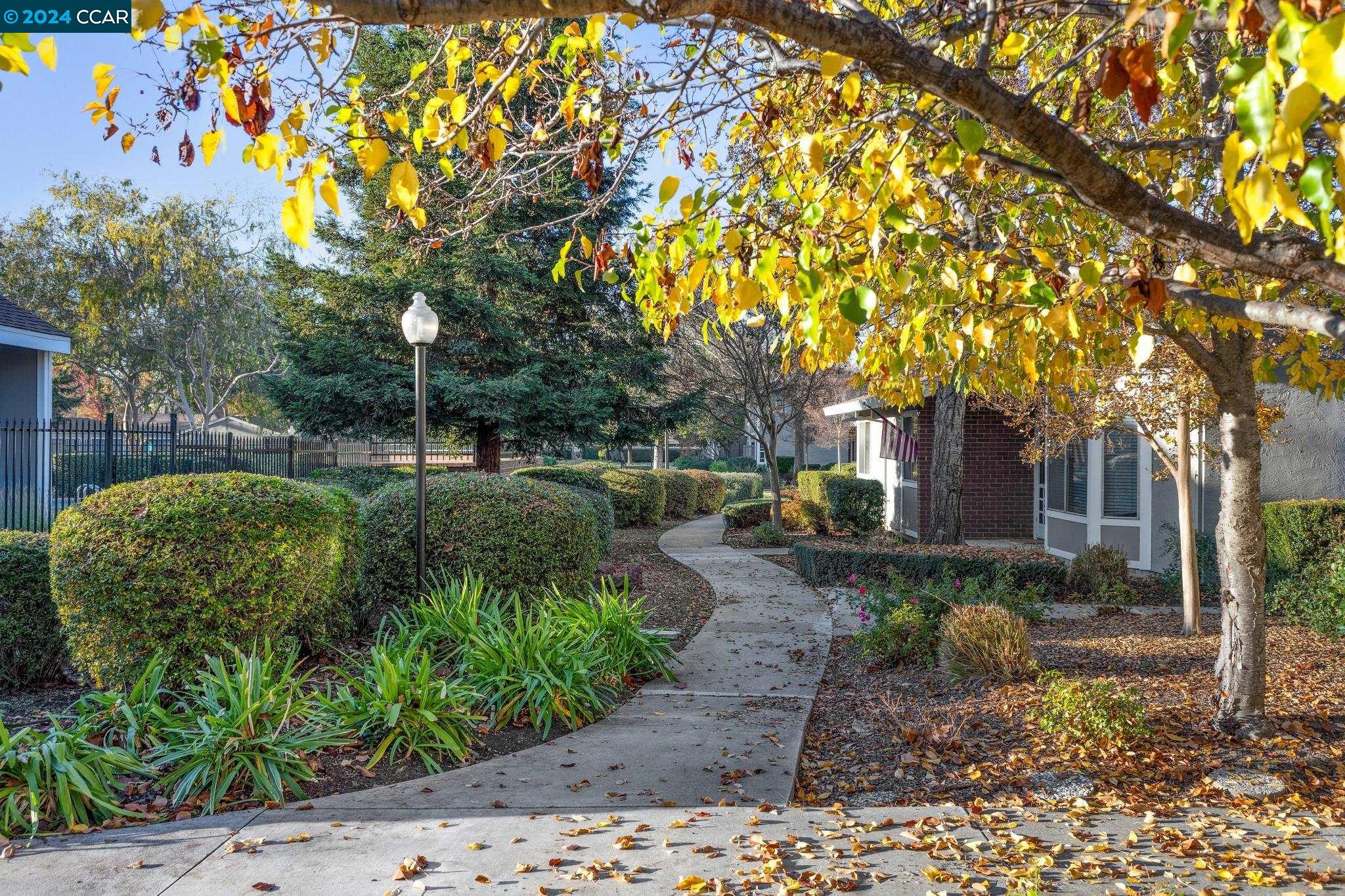 838 Royal Ann Ln