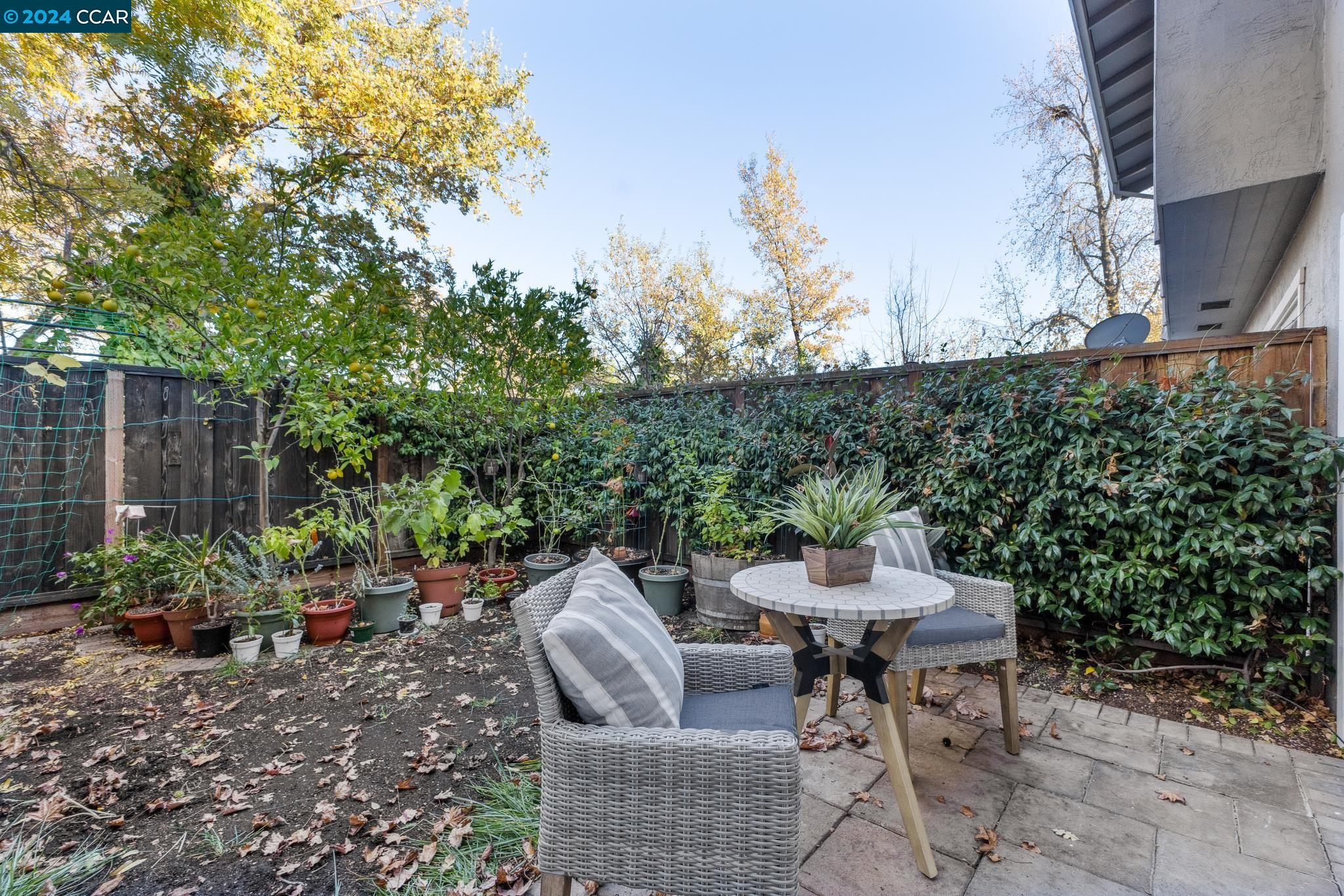 838 Royal Ann Ln