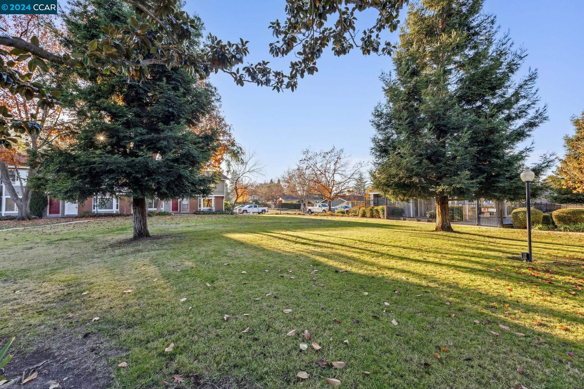 838 Royal Ann Ln