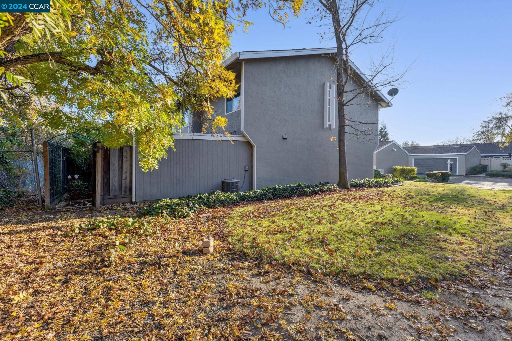 838 Royal Ann Ln
