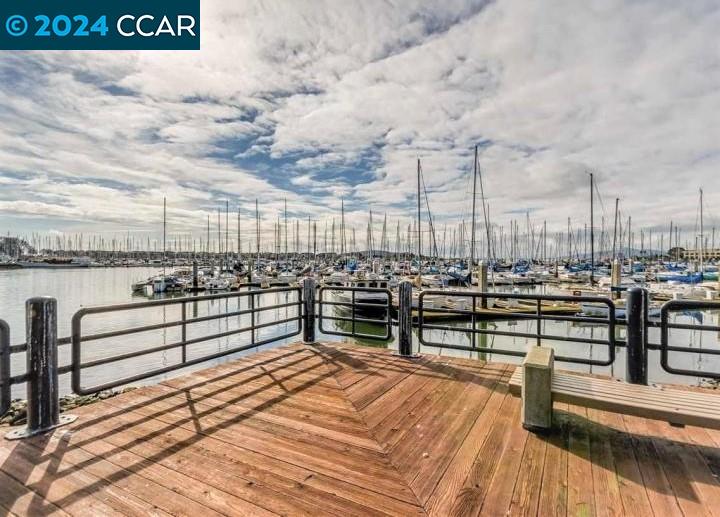 2005 Jetty Dr