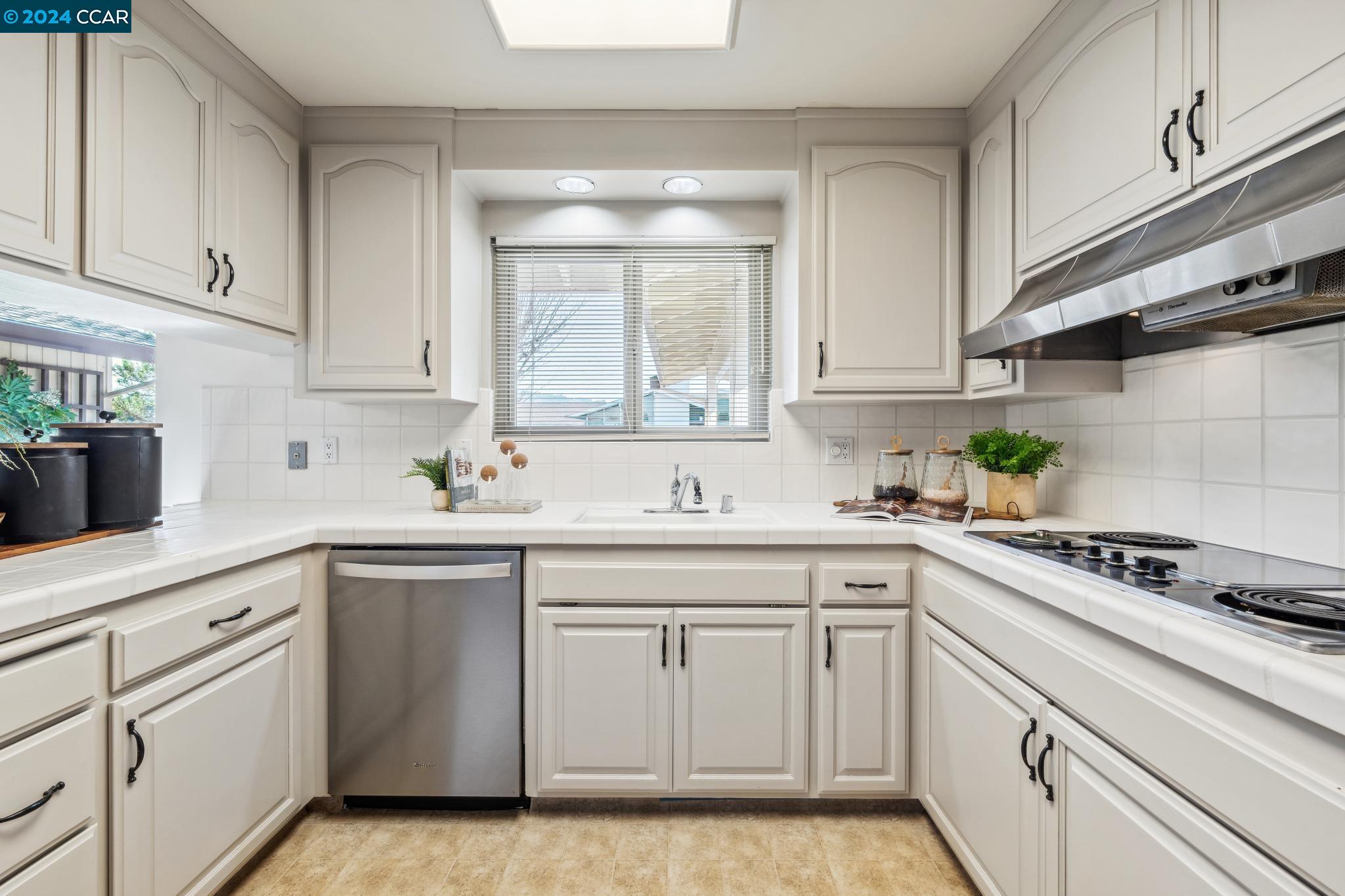 69 Sullivan Dr