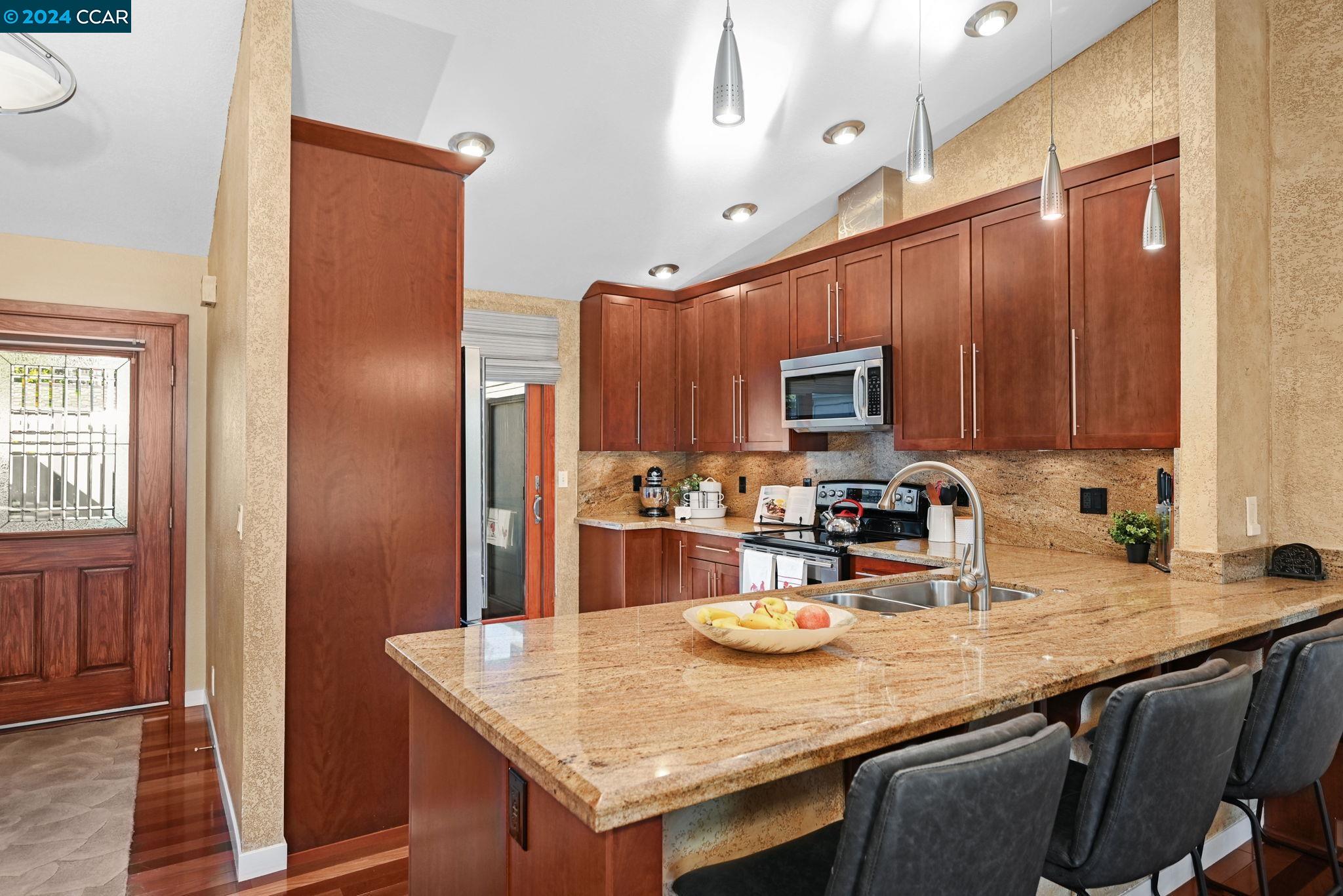 1610 Ashwood Dr