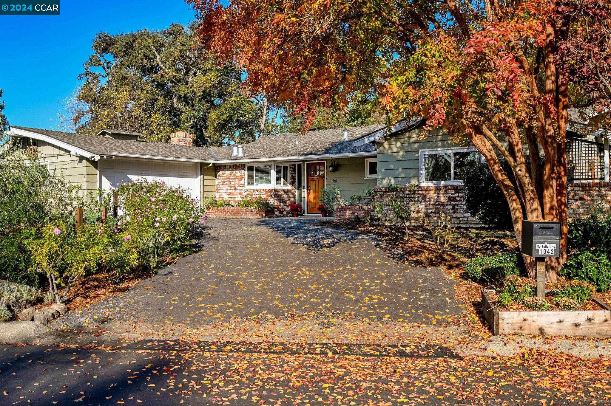 1042 Lindsey Ct
