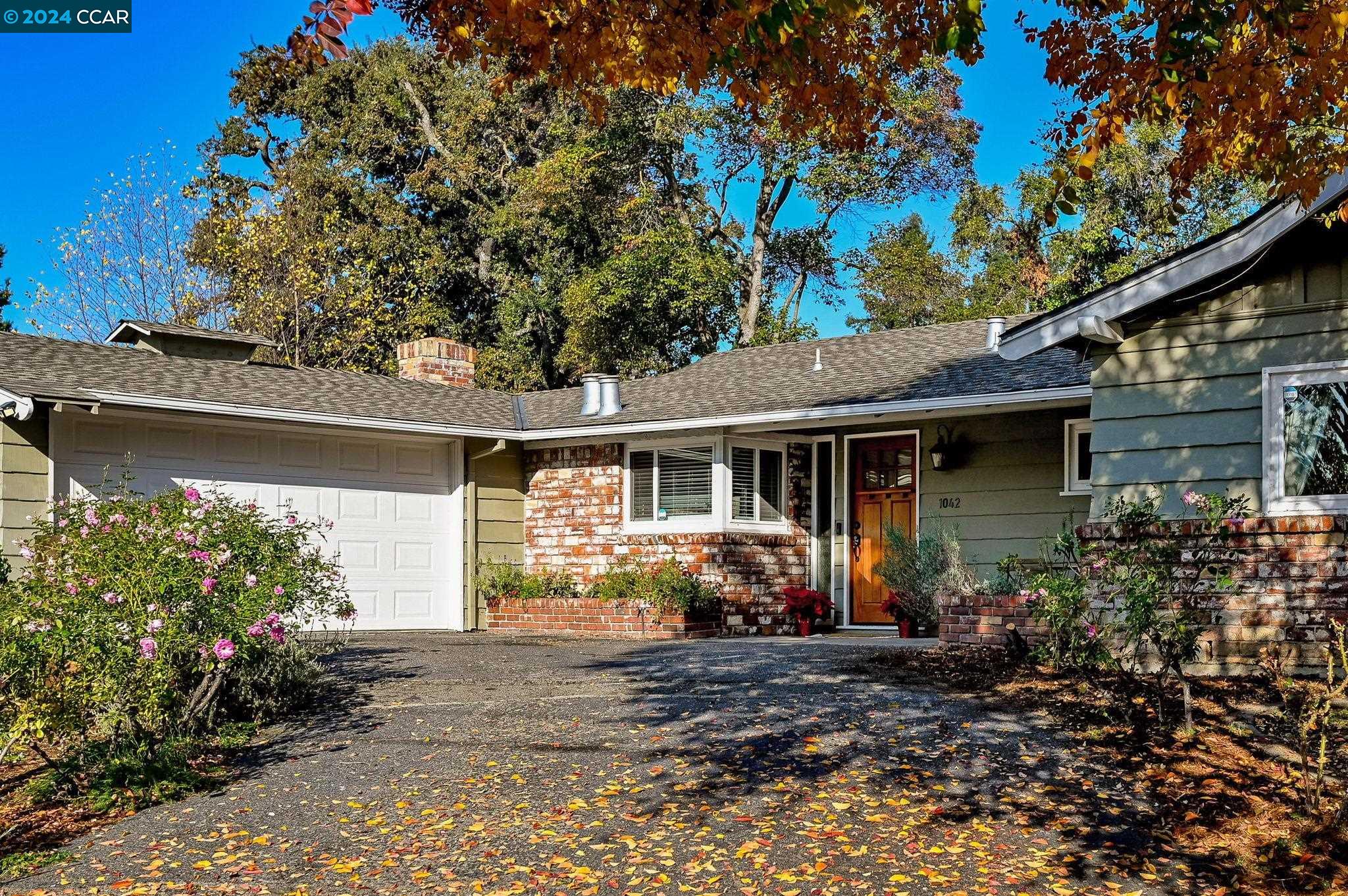 1042 Lindsey Ct