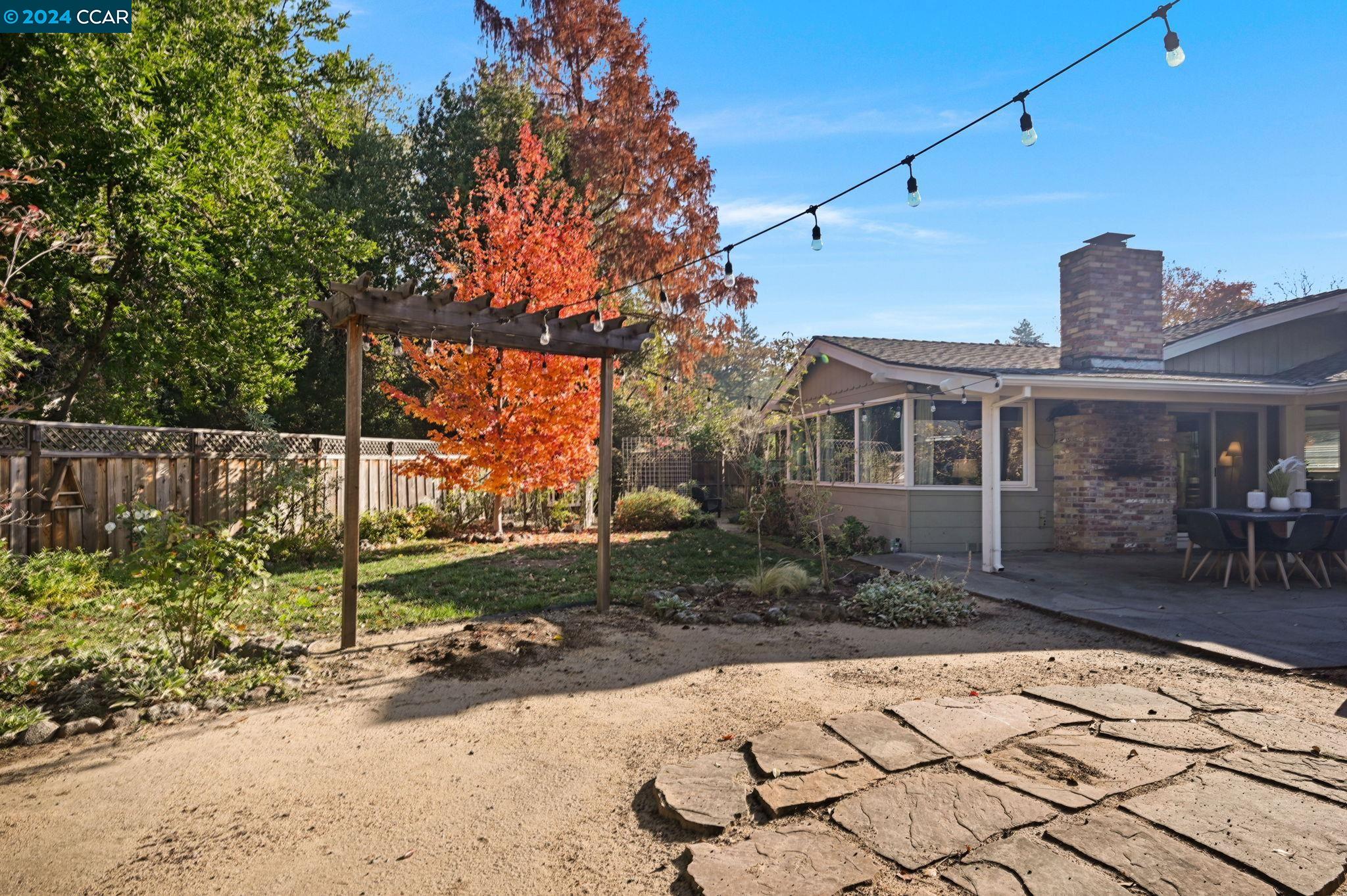 1042 Lindsey Ct