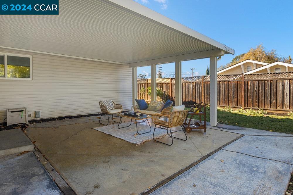 1537 Laverne Ct