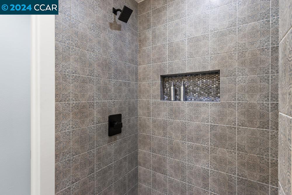1537 Laverne Ct
