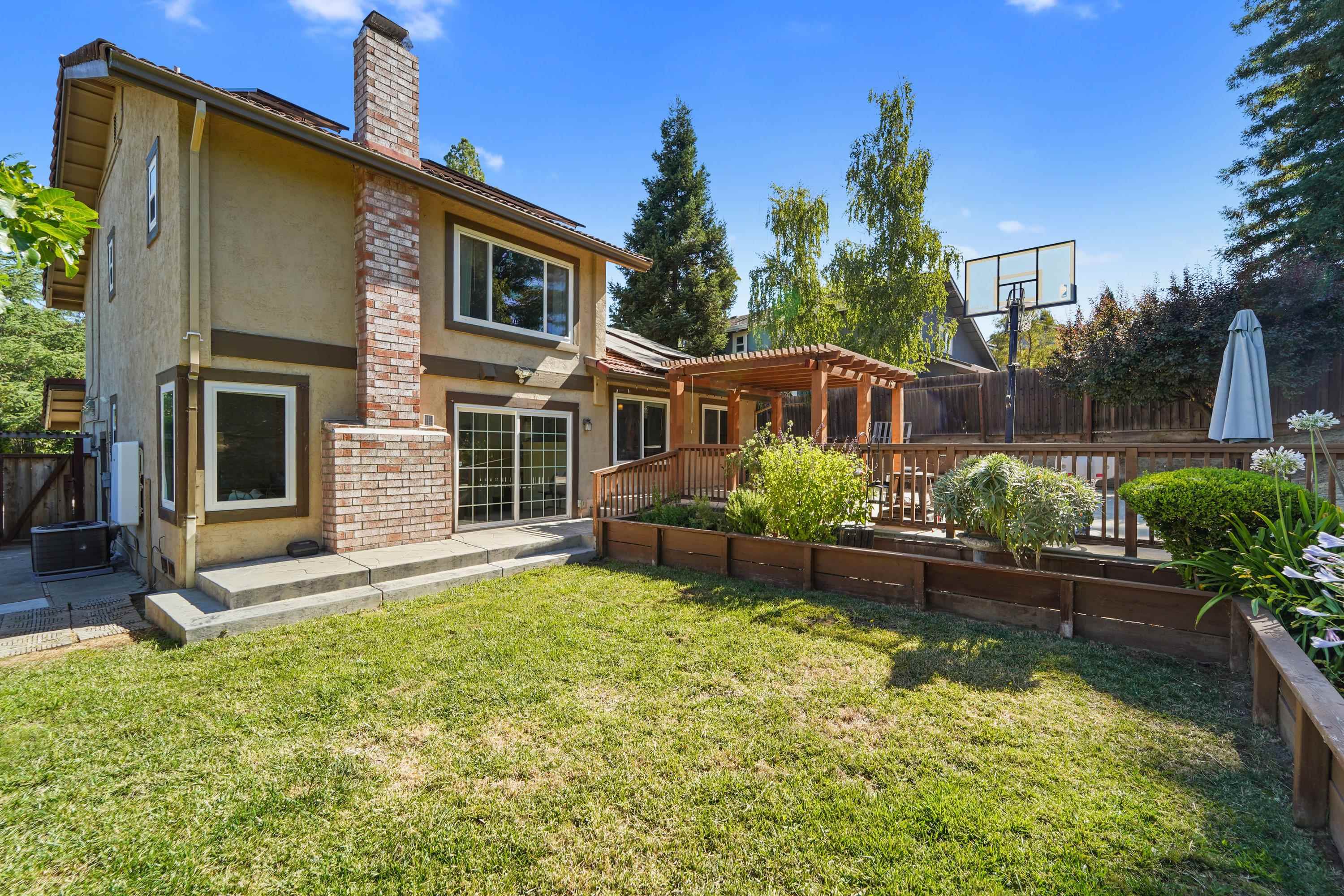 140 Alhambra Hills Dr