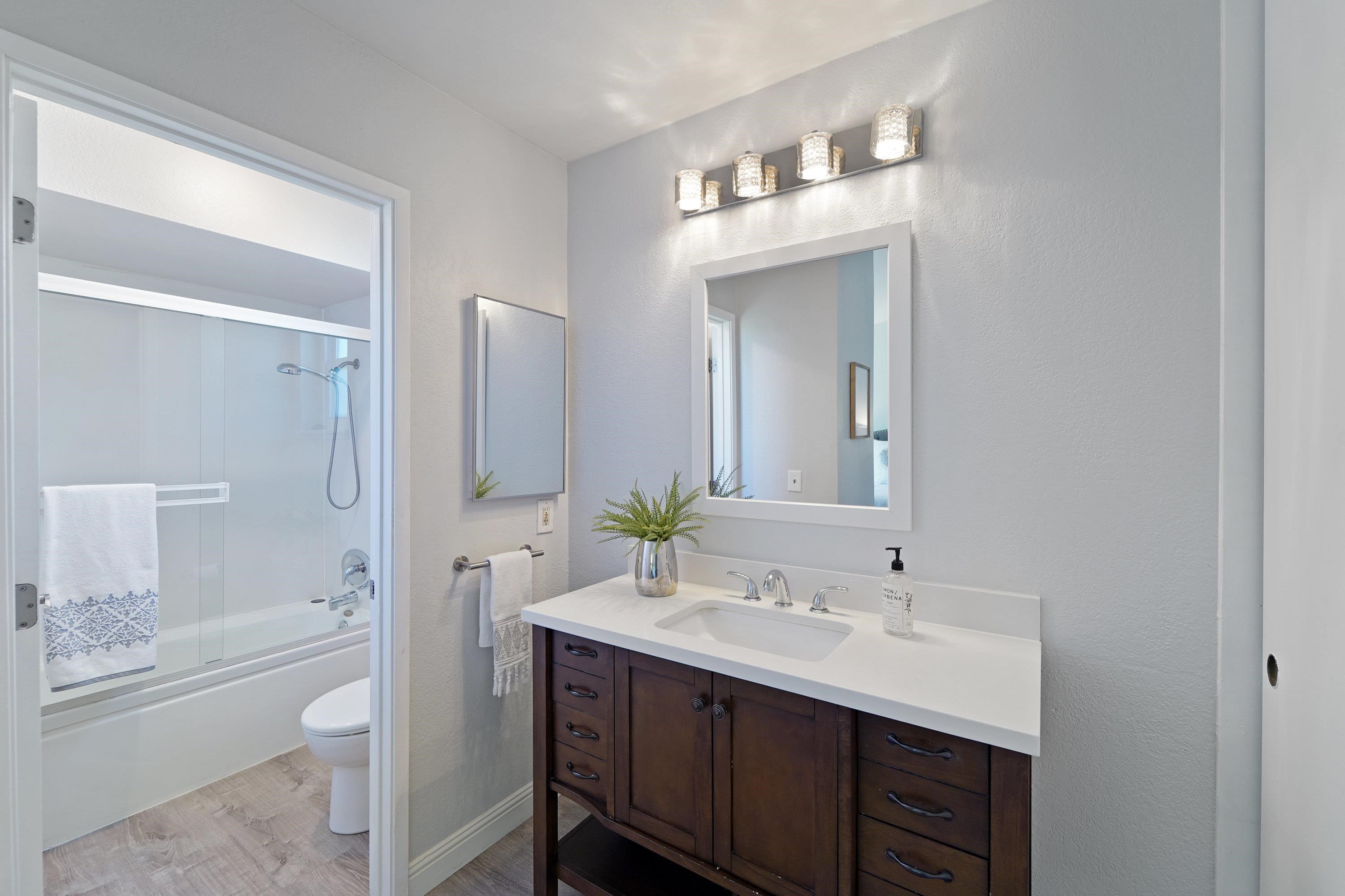 140 Alhambra Hills Dr