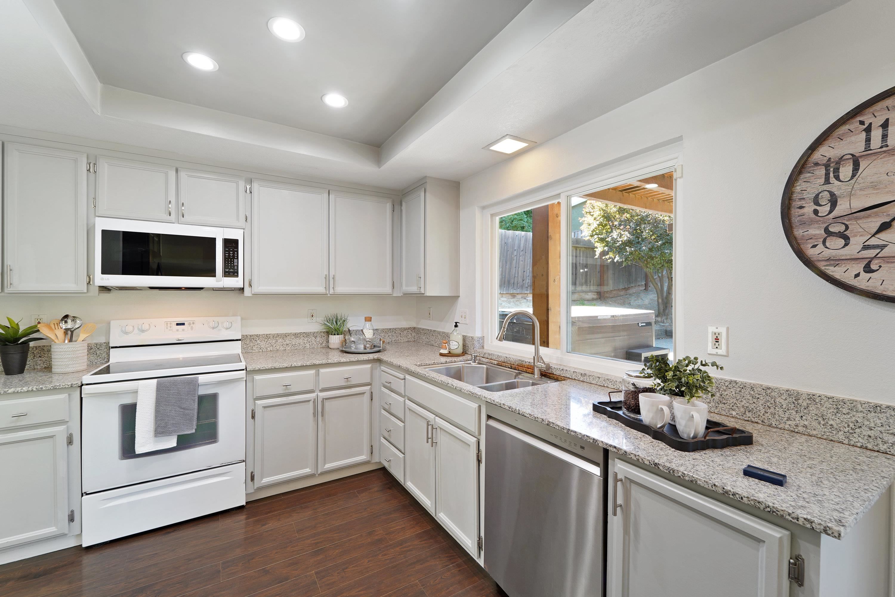 140 Alhambra Hills Dr