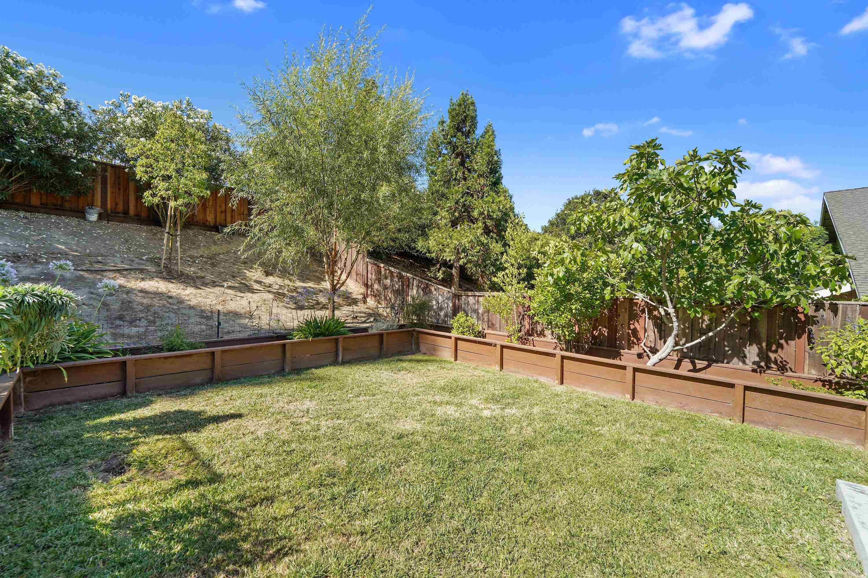 140 Alhambra Hills Dr