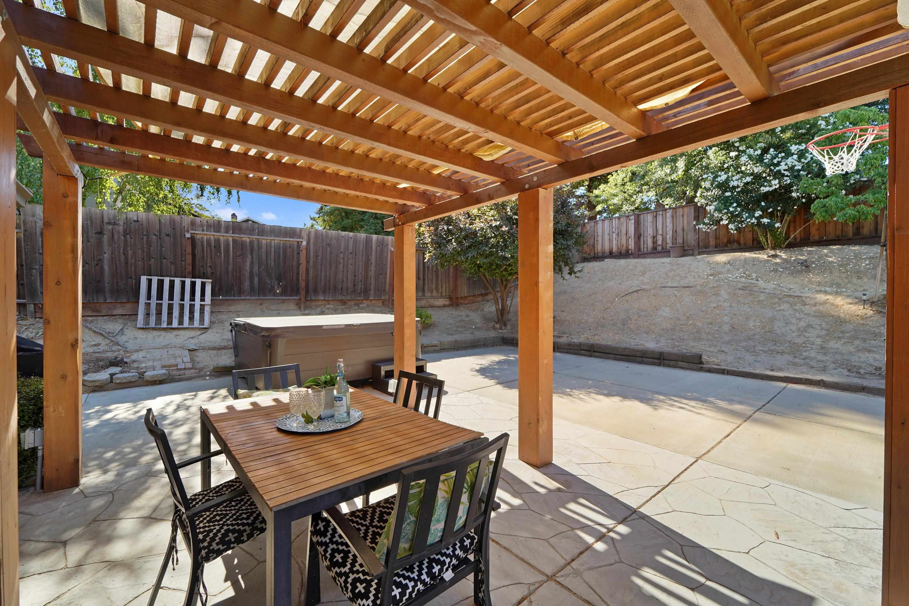 140 Alhambra Hills Dr