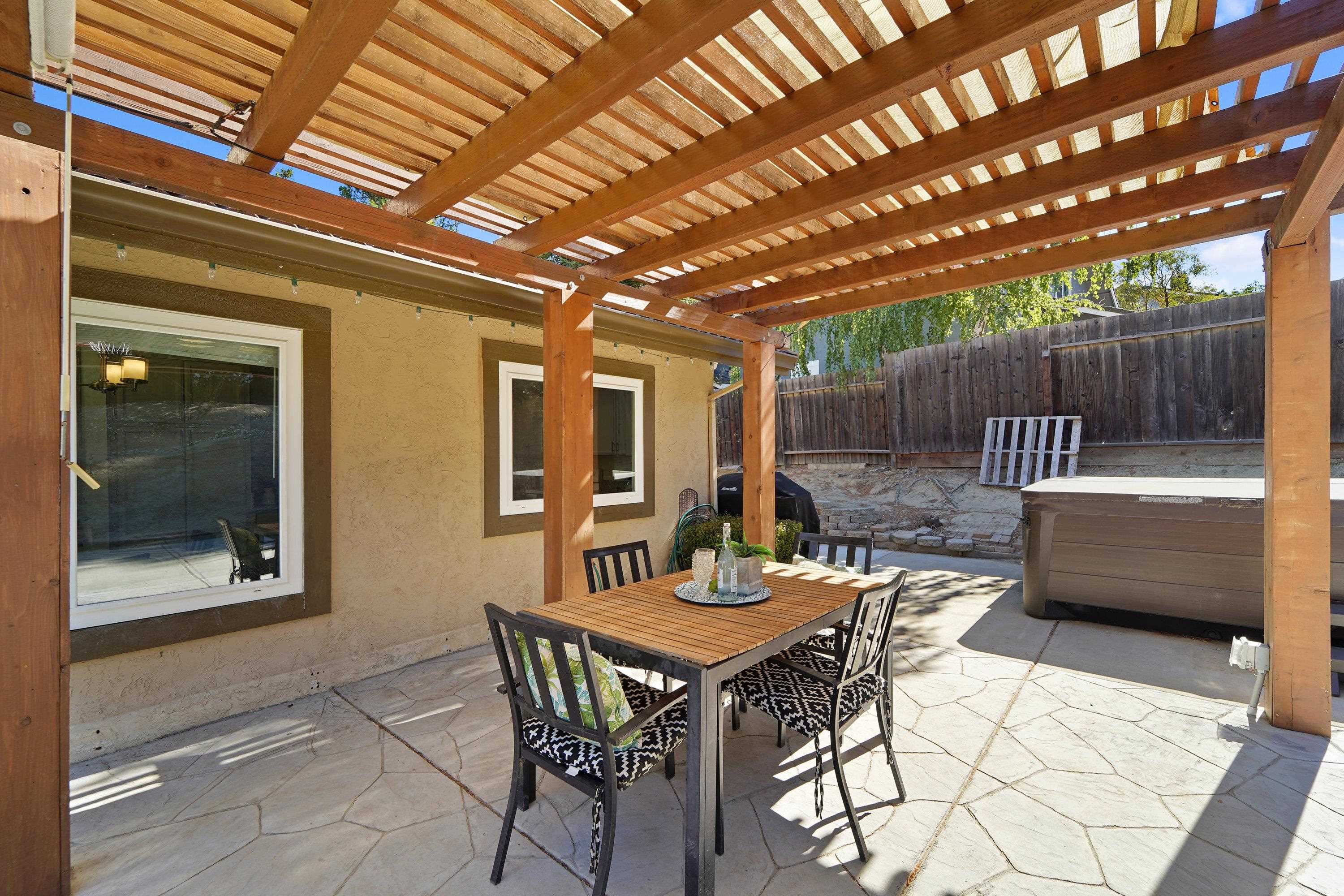 140 Alhambra Hills Dr