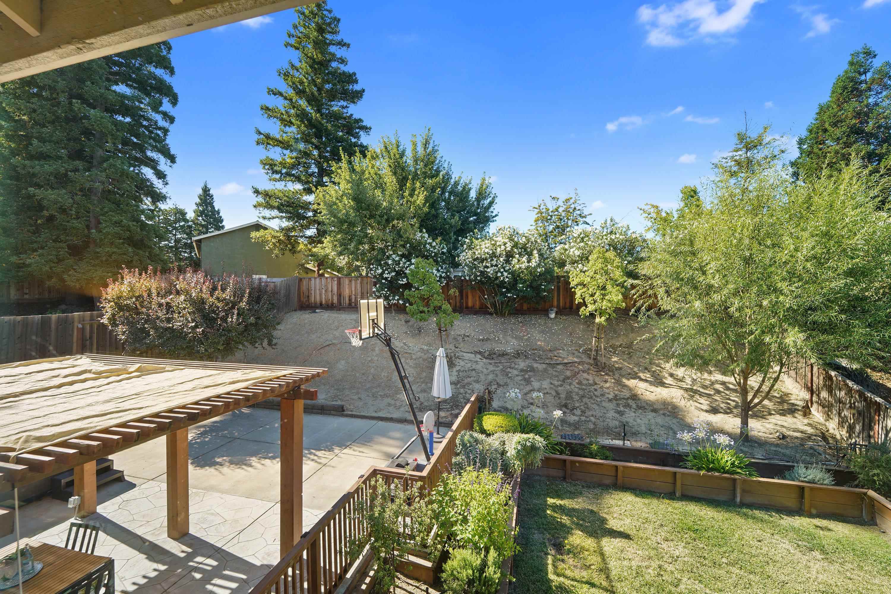 140 Alhambra Hills Dr