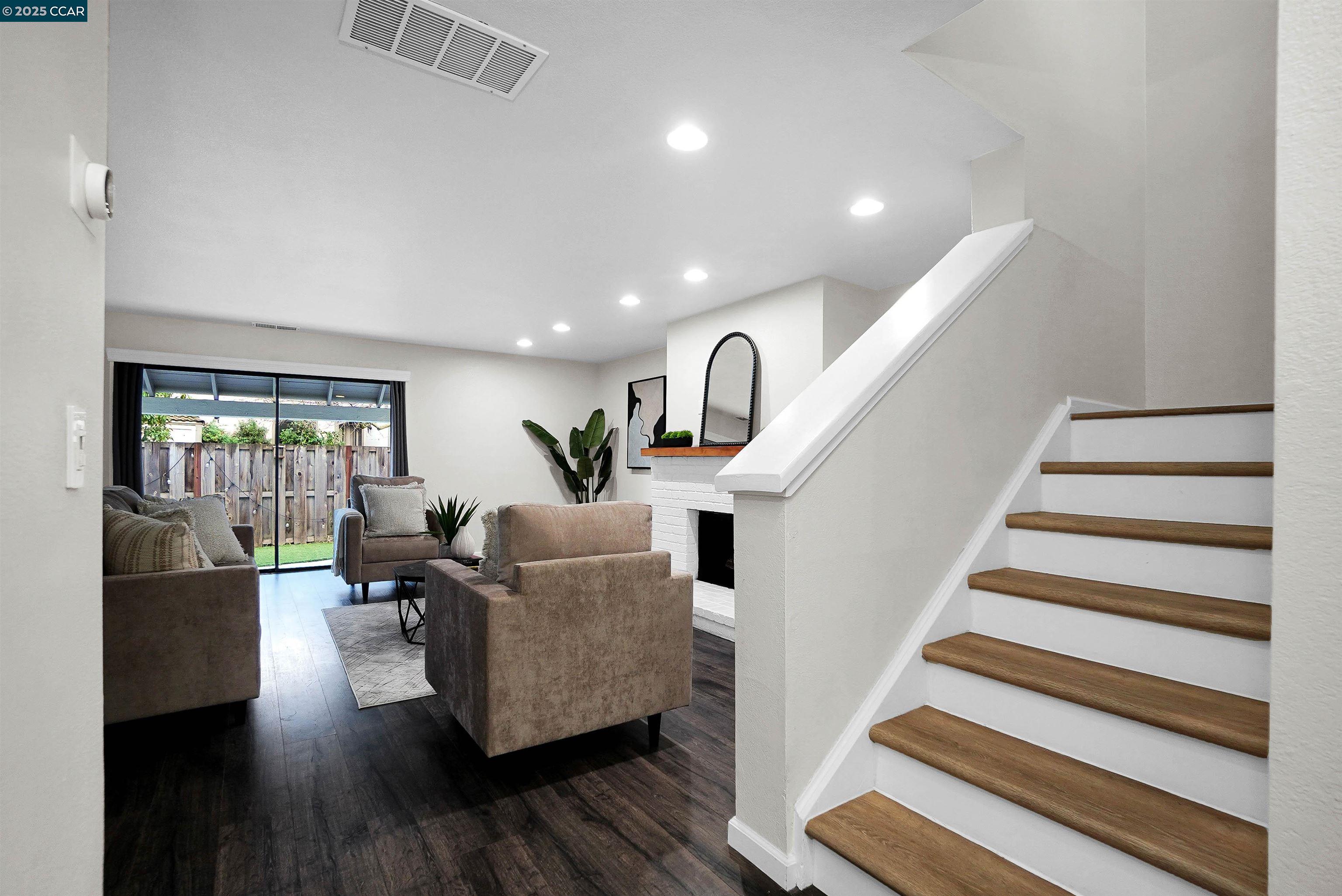 12 Basin Ct