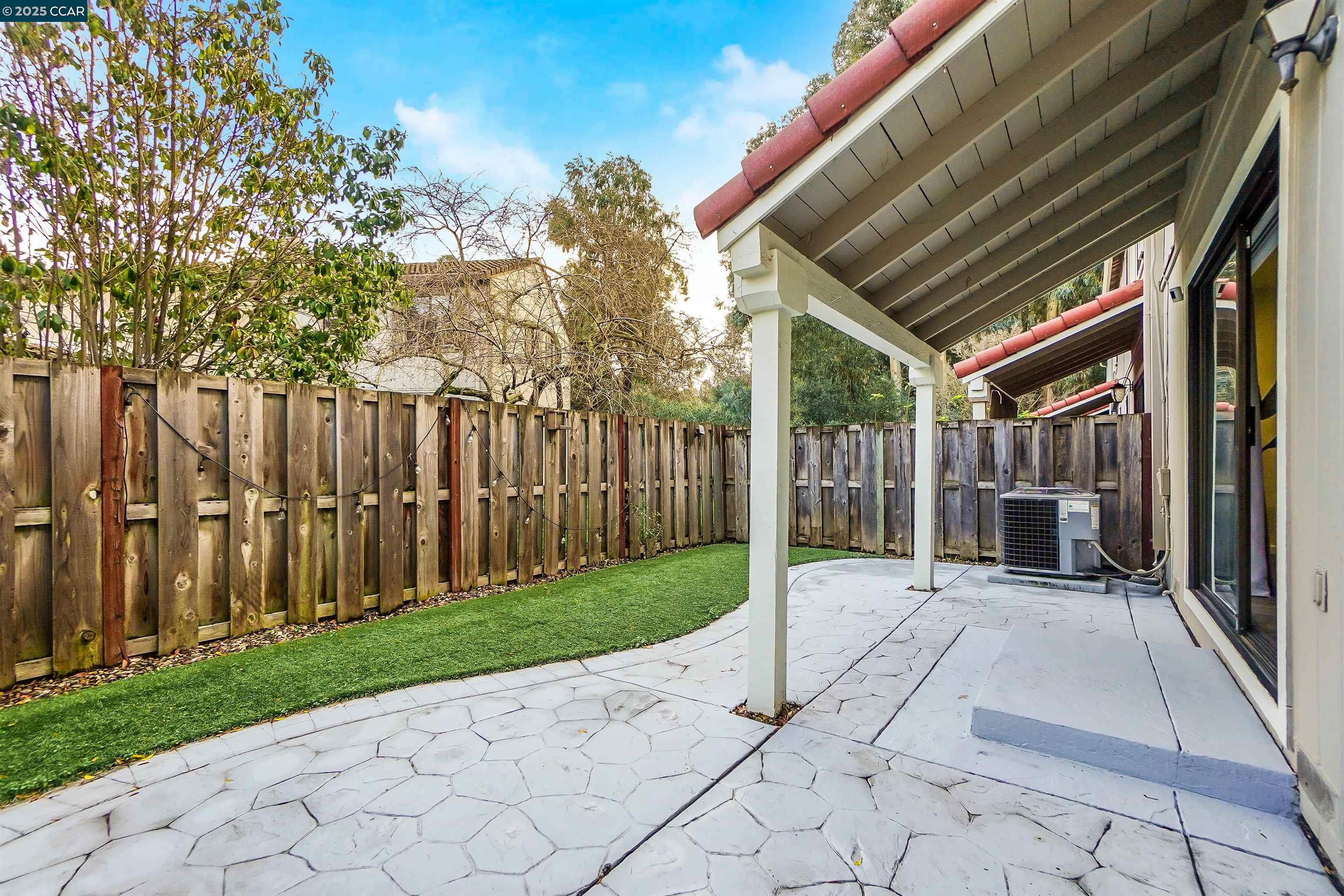 12 Basin Ct