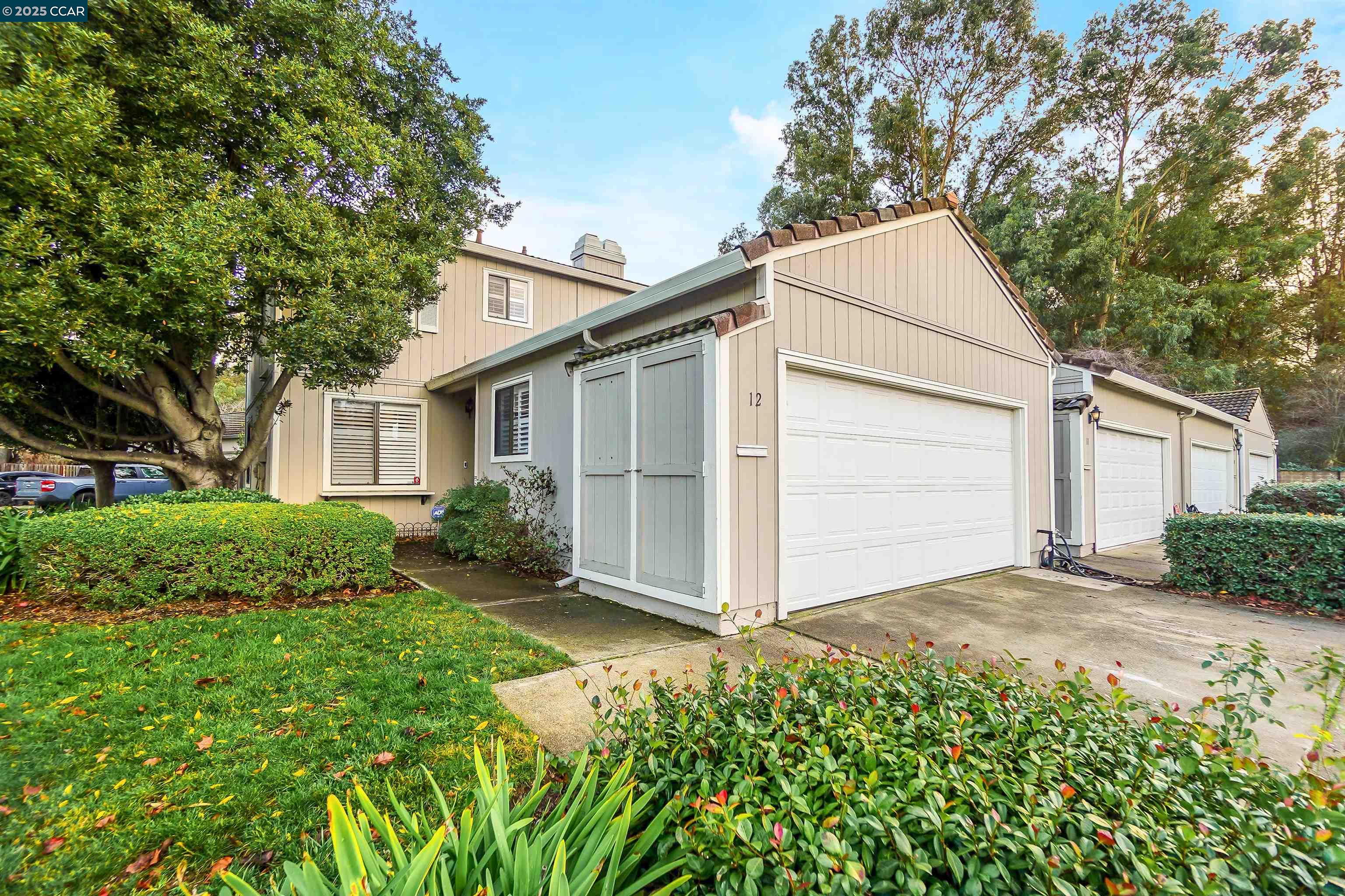 12 Basin Ct