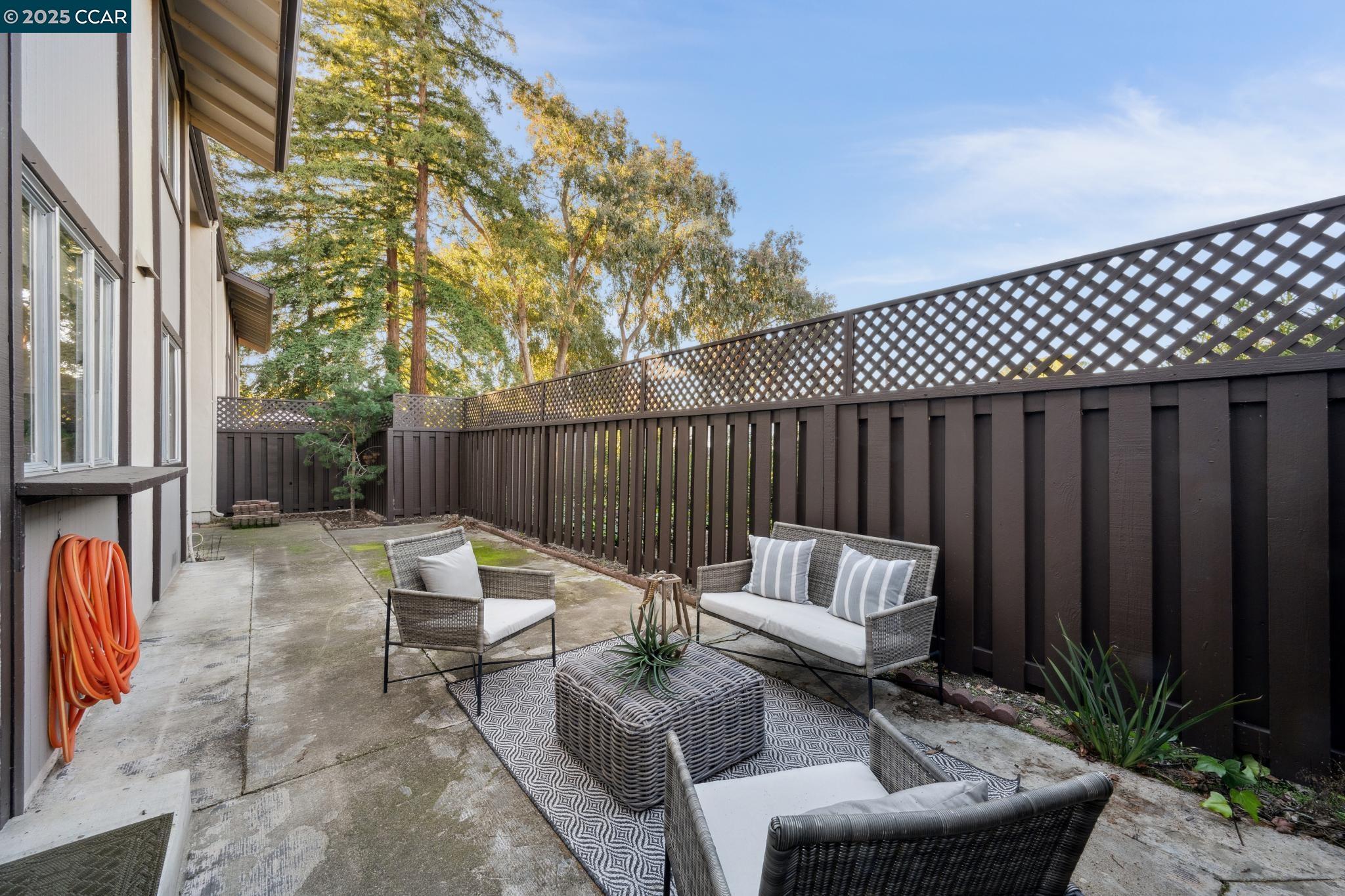 877 Bancroft Rd