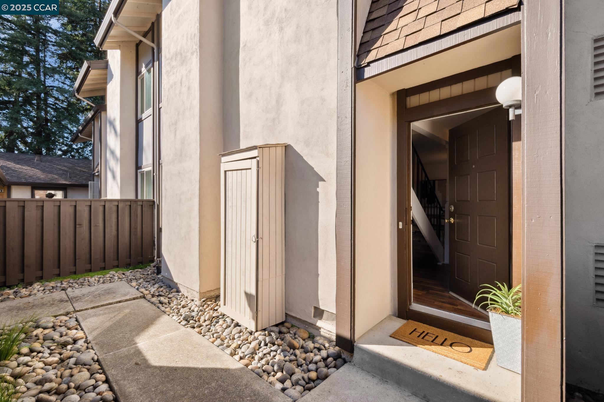 877 Bancroft Rd