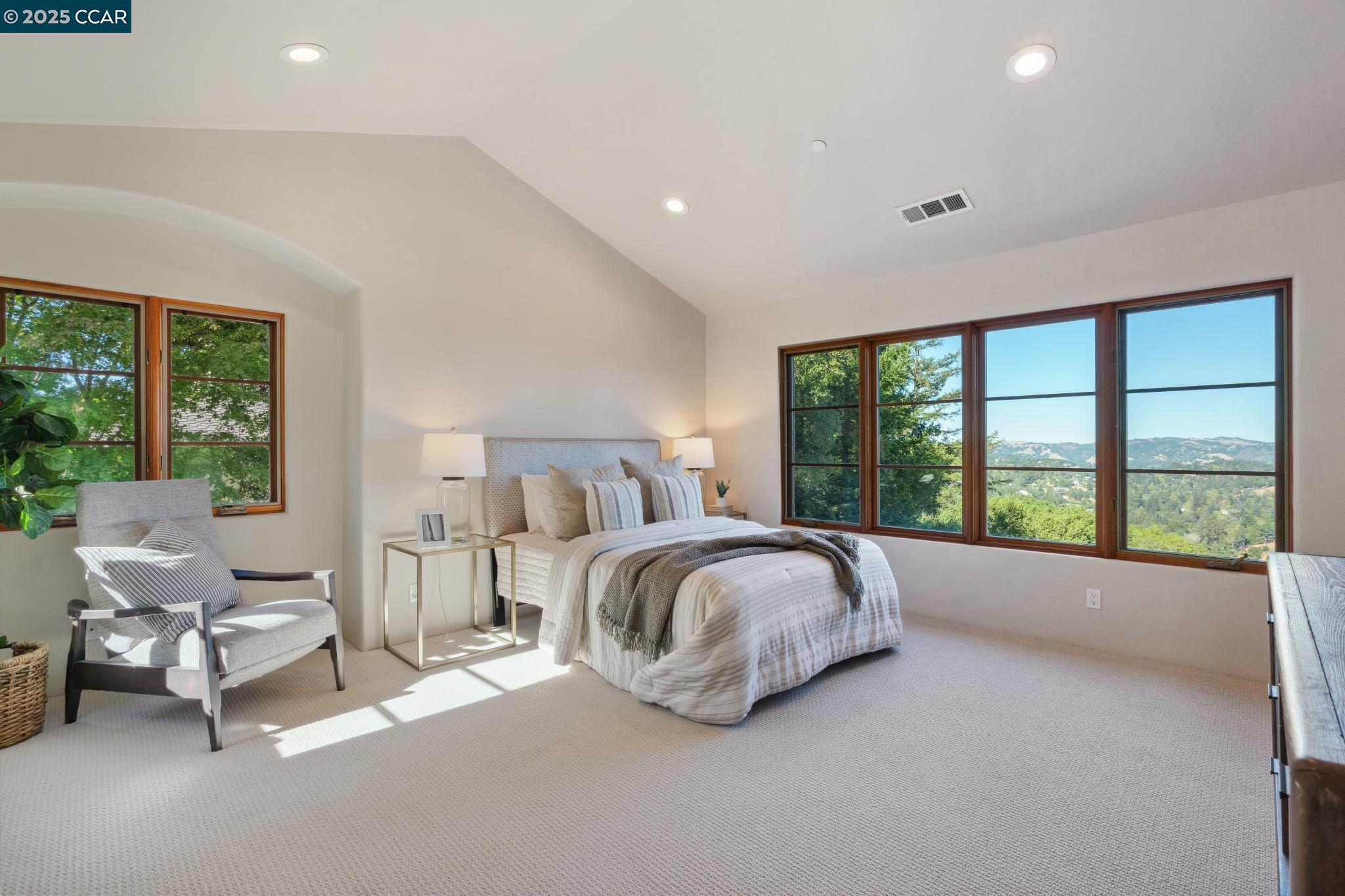 174 Crestview Dr