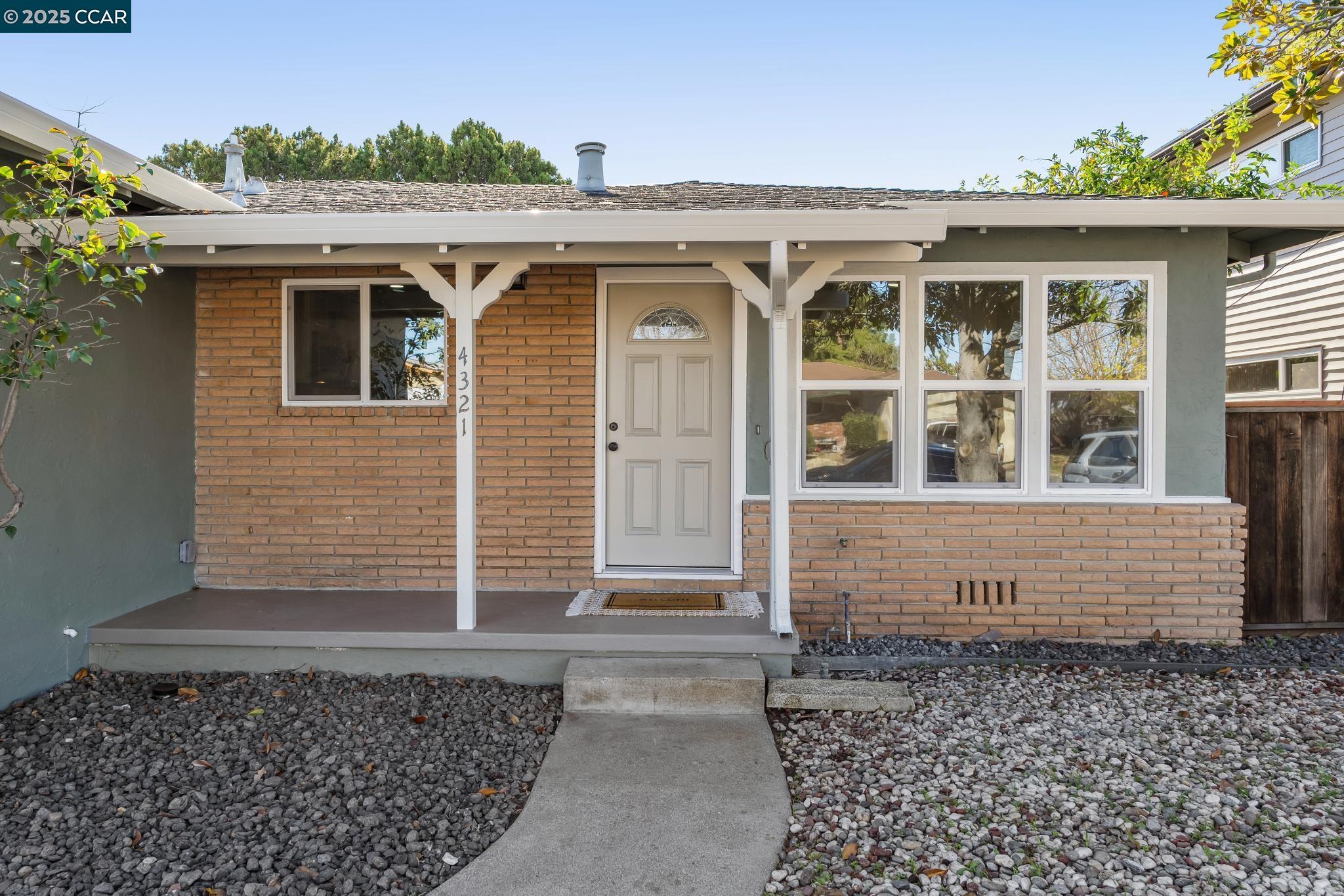 4321 Silva St