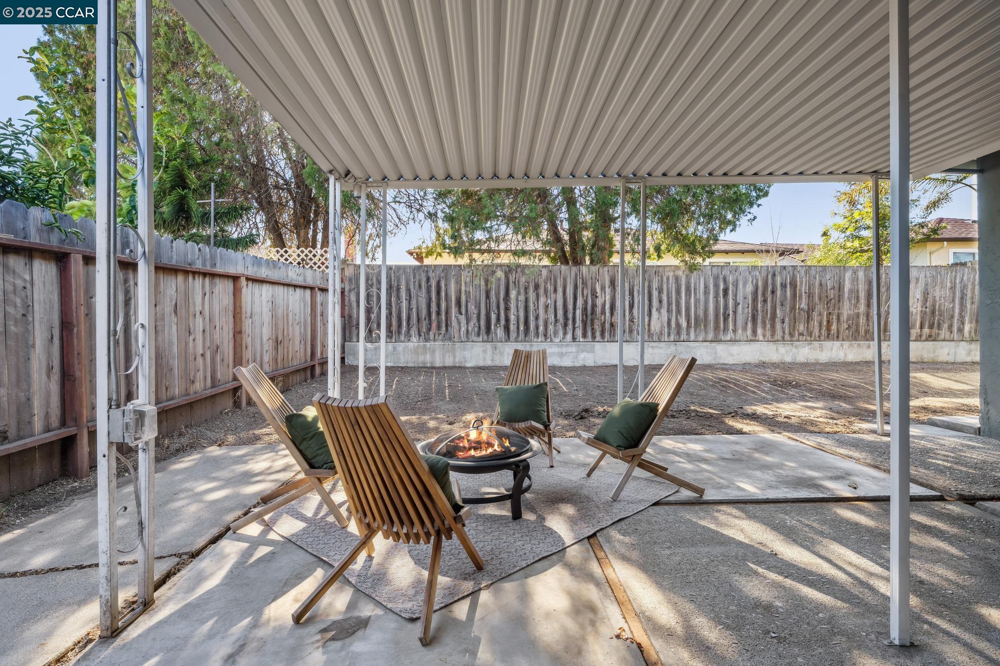 4321 Silva St