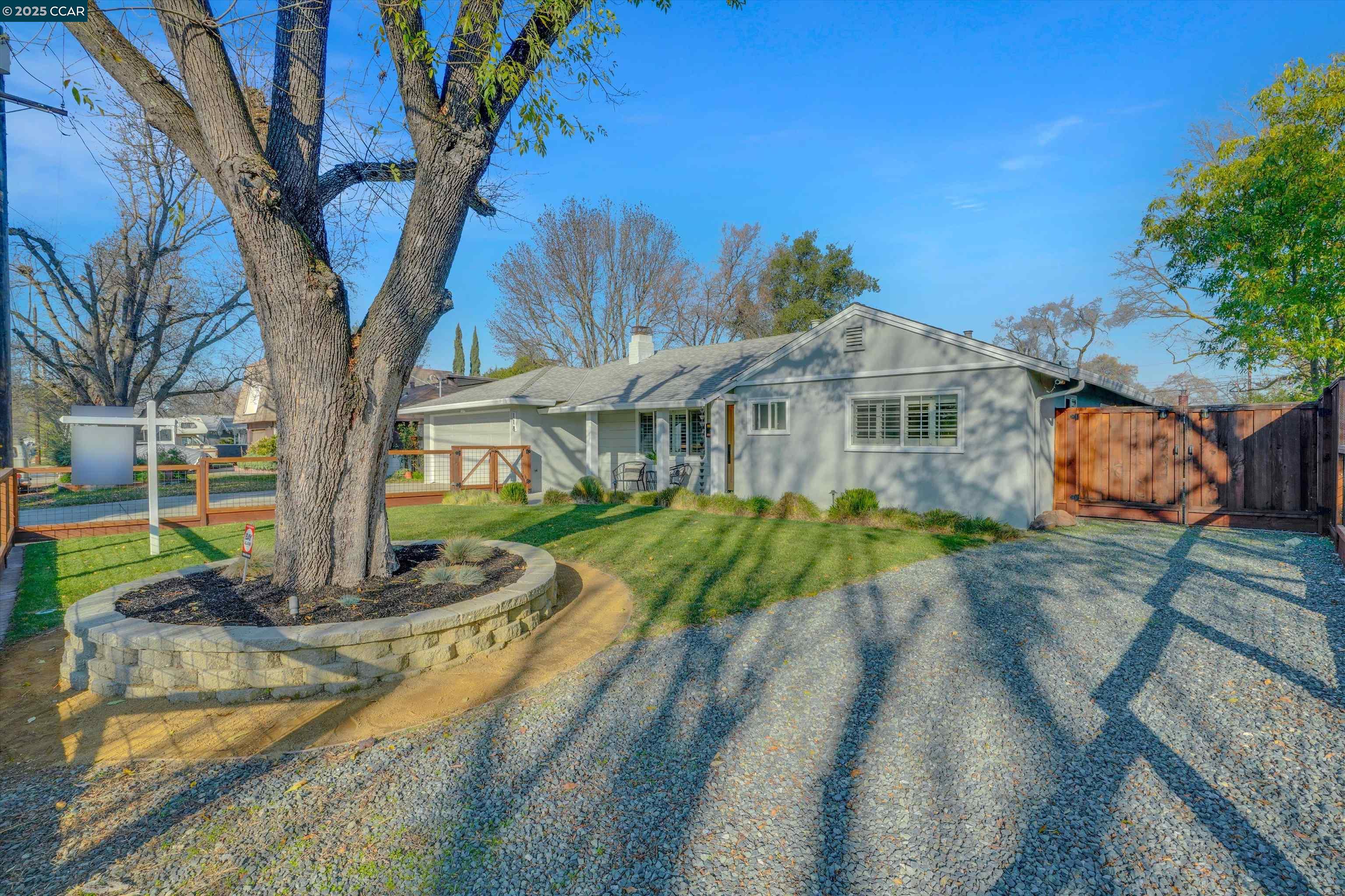118 Vivian Dr