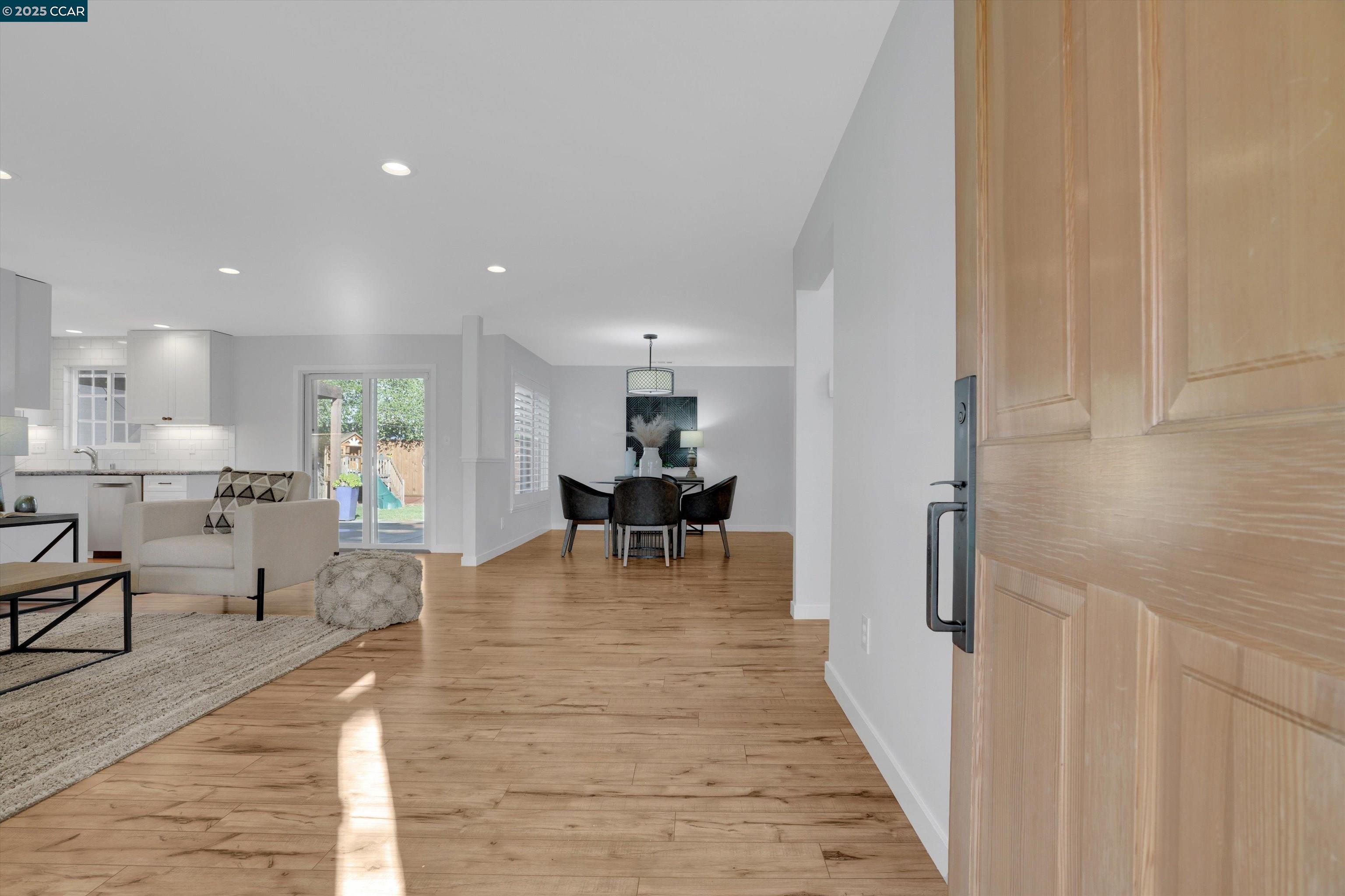 118 Vivian Dr