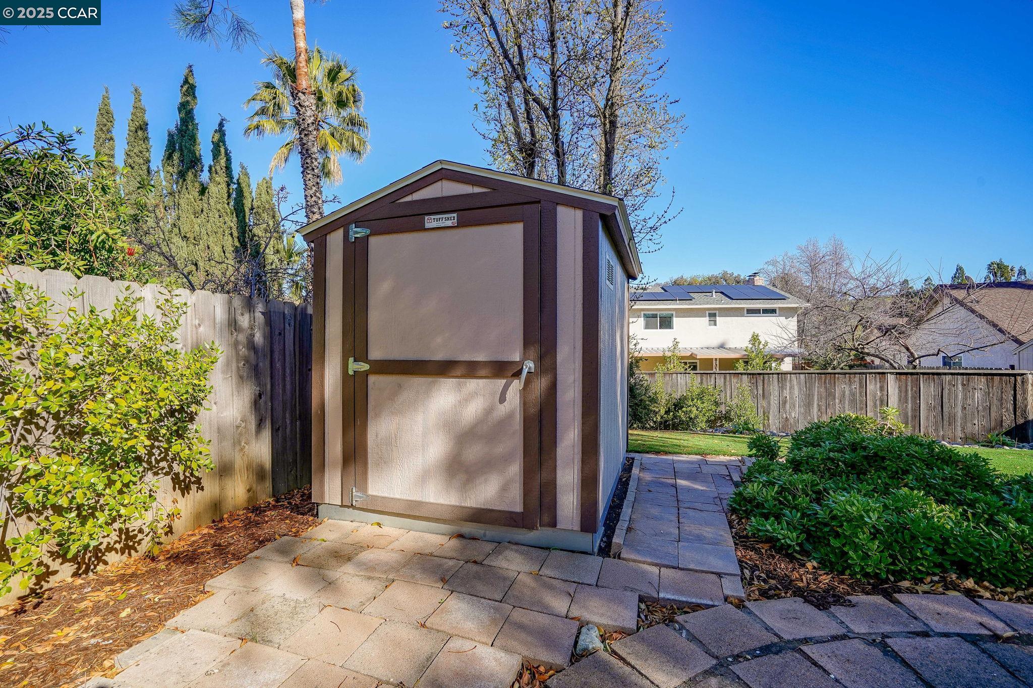 1217 Pinecrest Dr