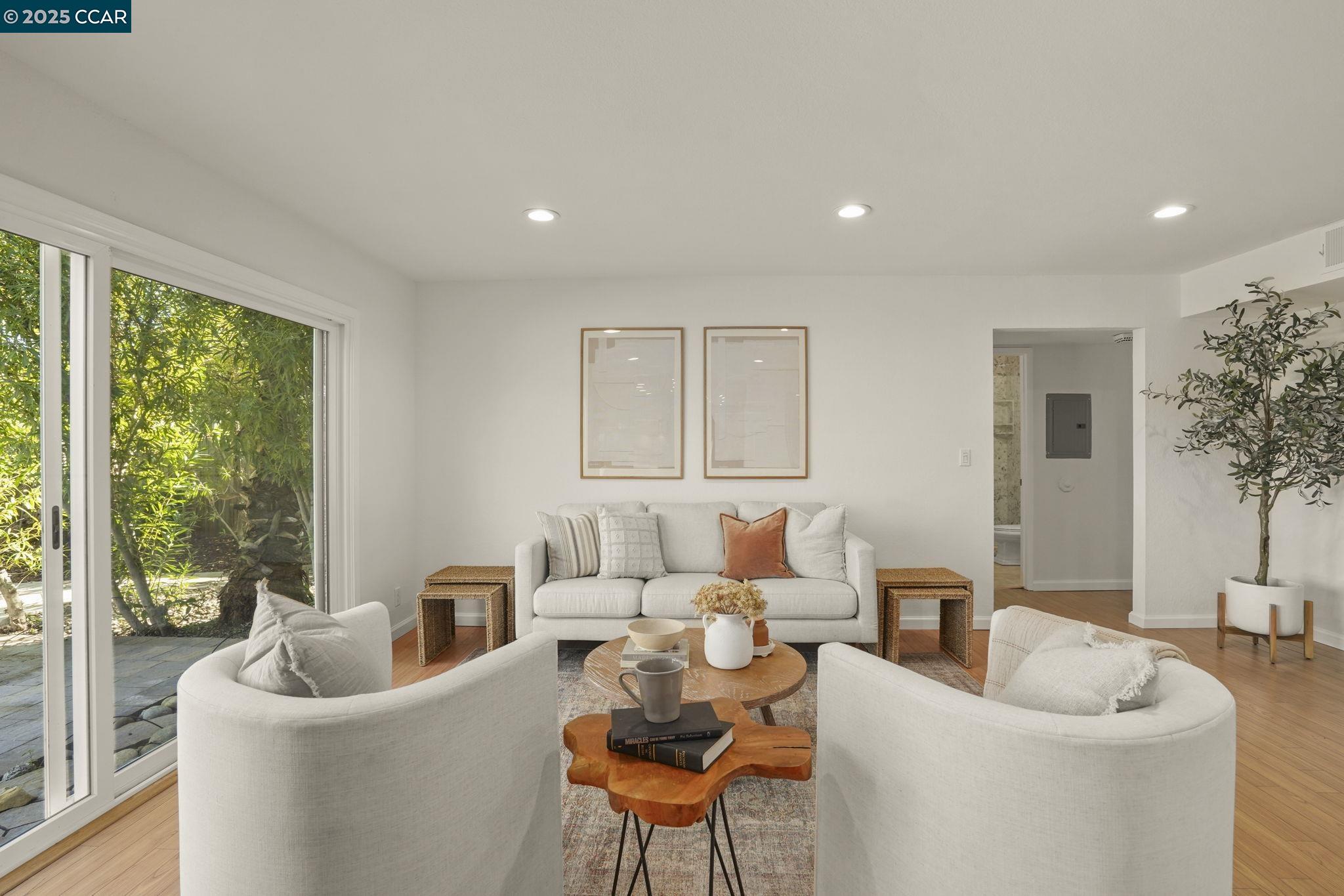 1217 Pinecrest Dr
