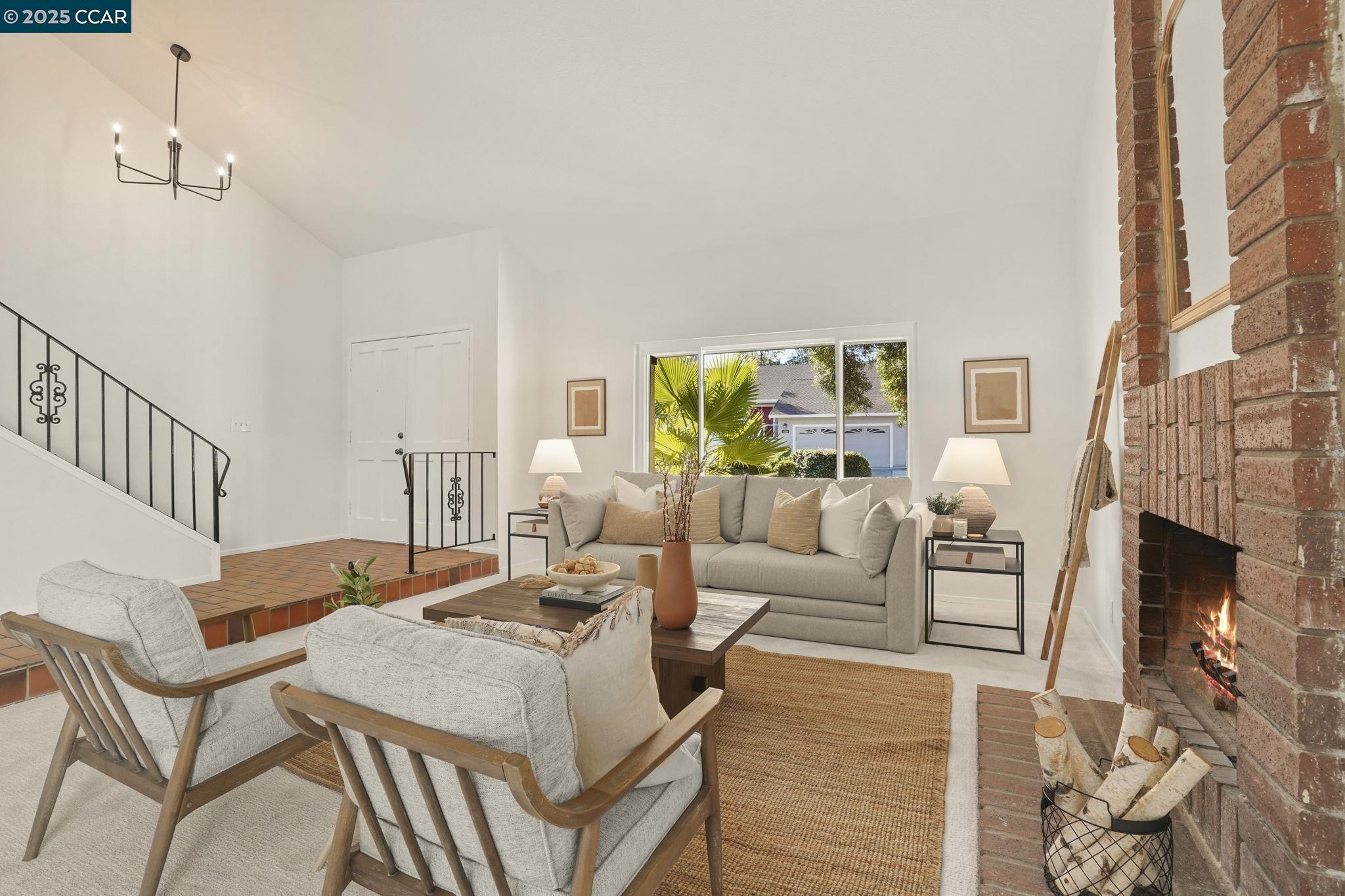 1217 Pinecrest Dr