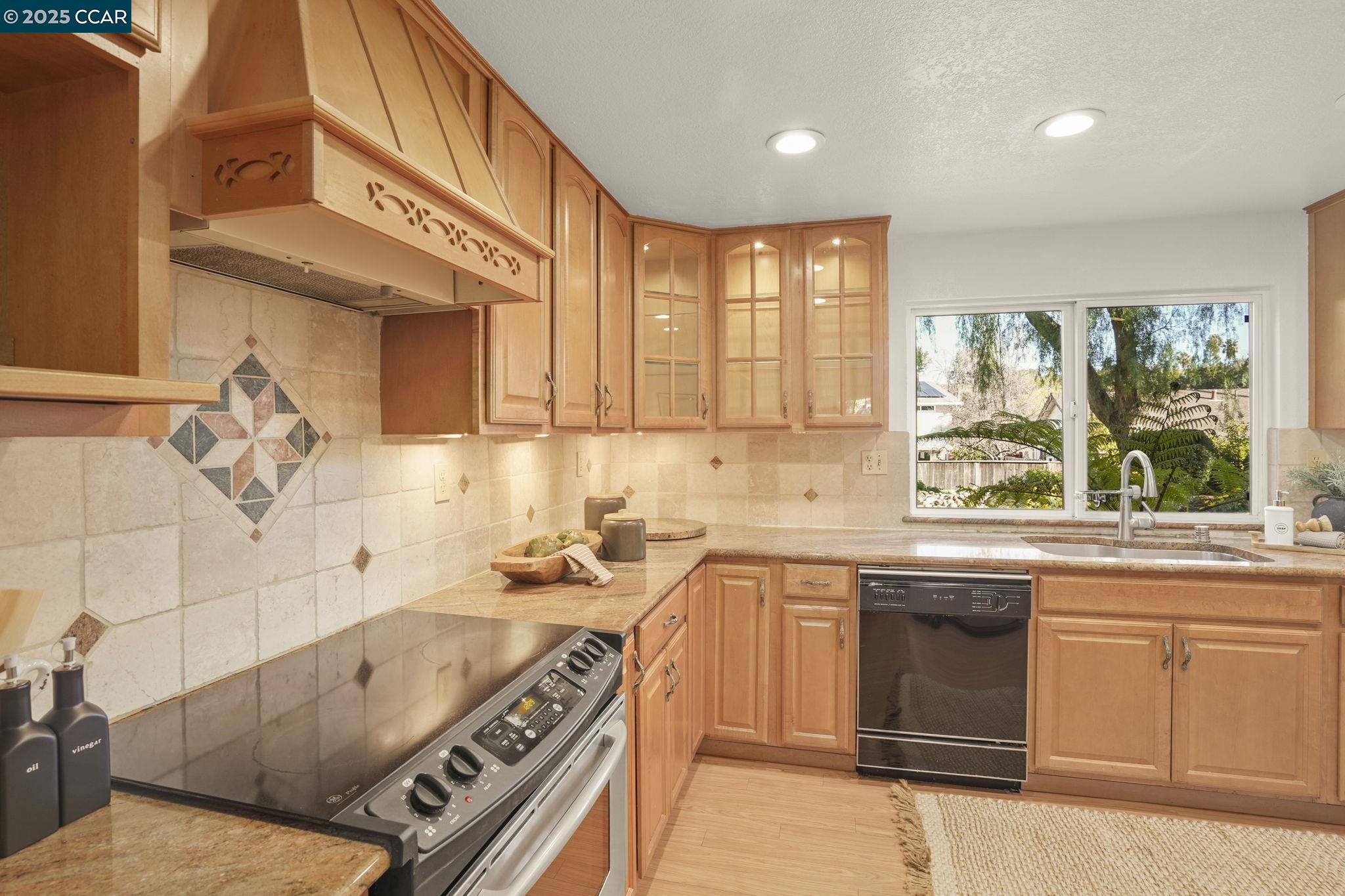 1217 Pinecrest Dr