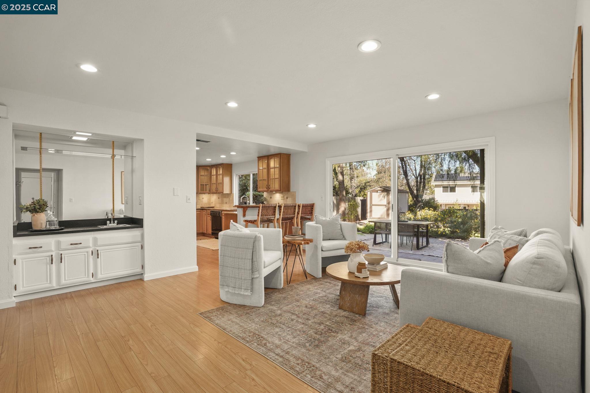 1217 Pinecrest Dr