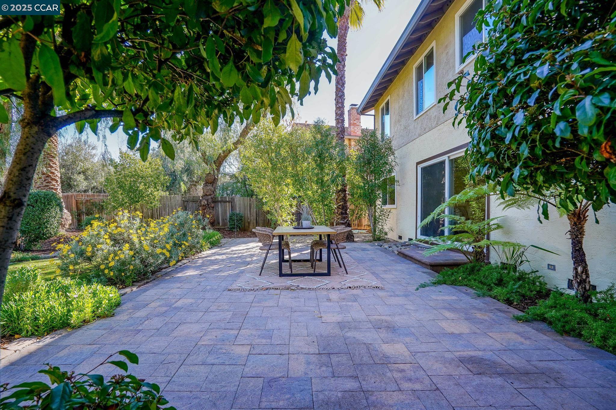1217 Pinecrest Dr