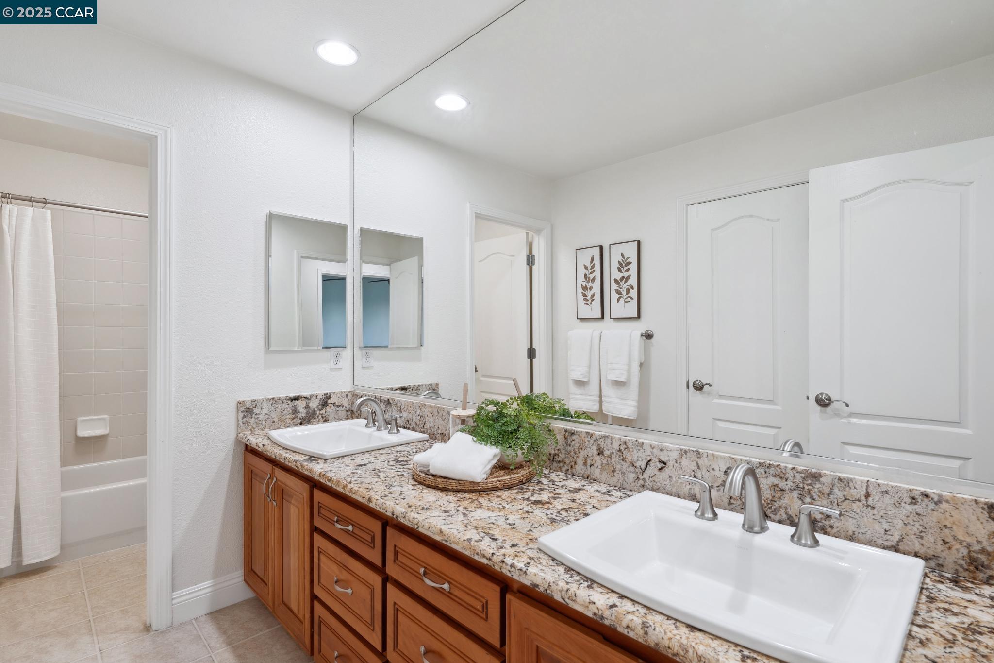 1272 Landmark Dr.