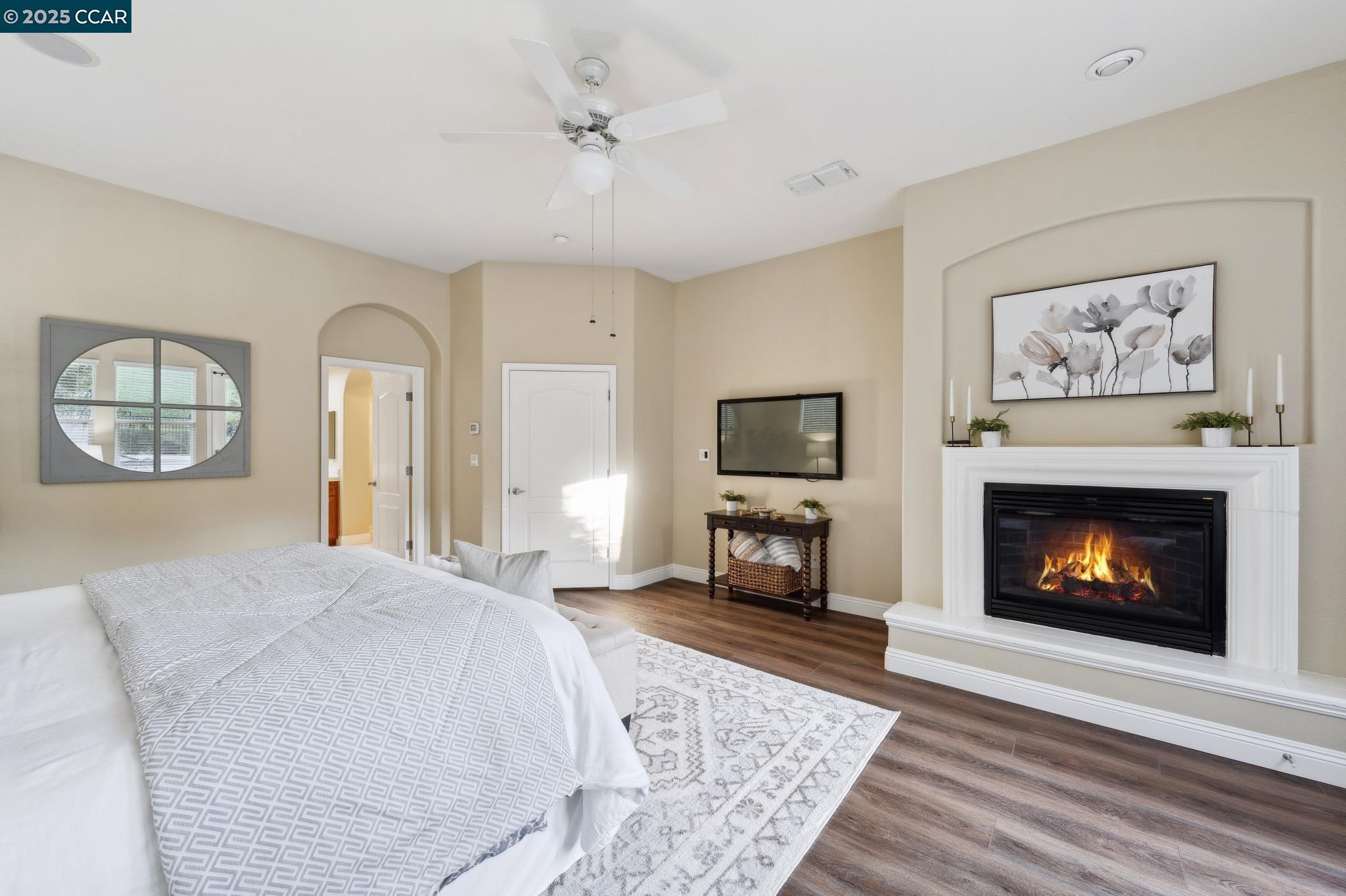 1272 Landmark Dr.