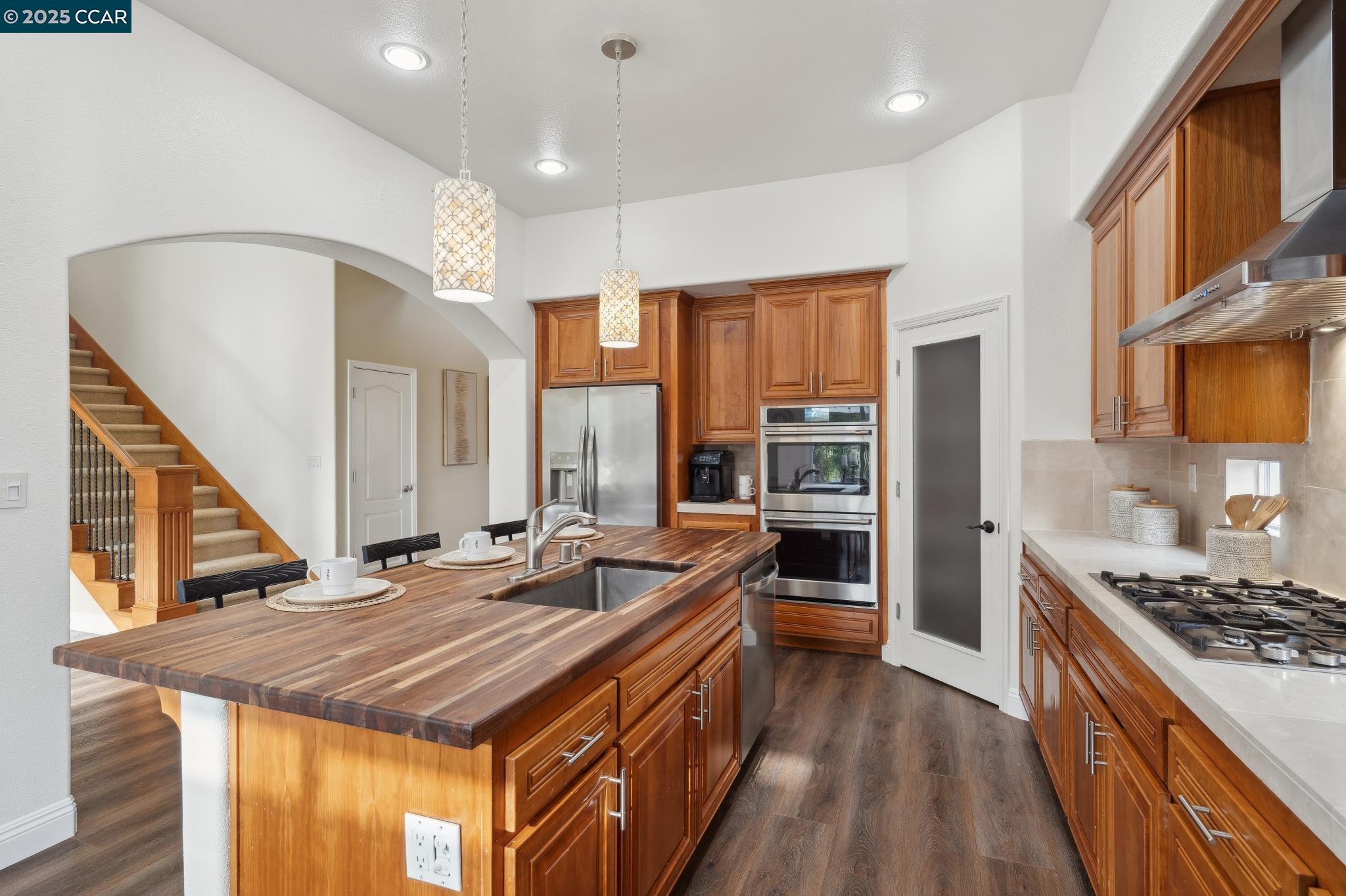 1272 Landmark Dr.