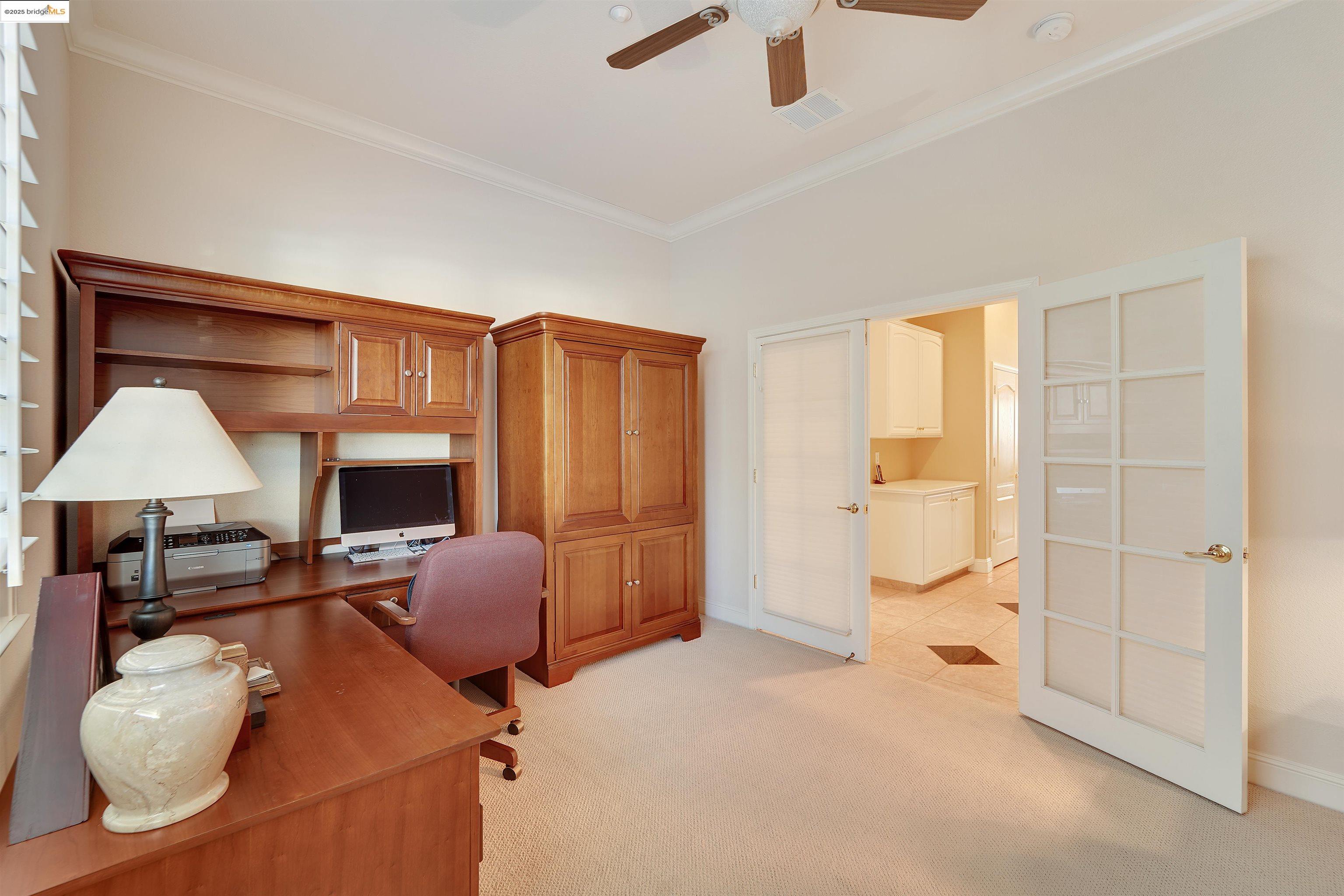 906 Suntan Ln