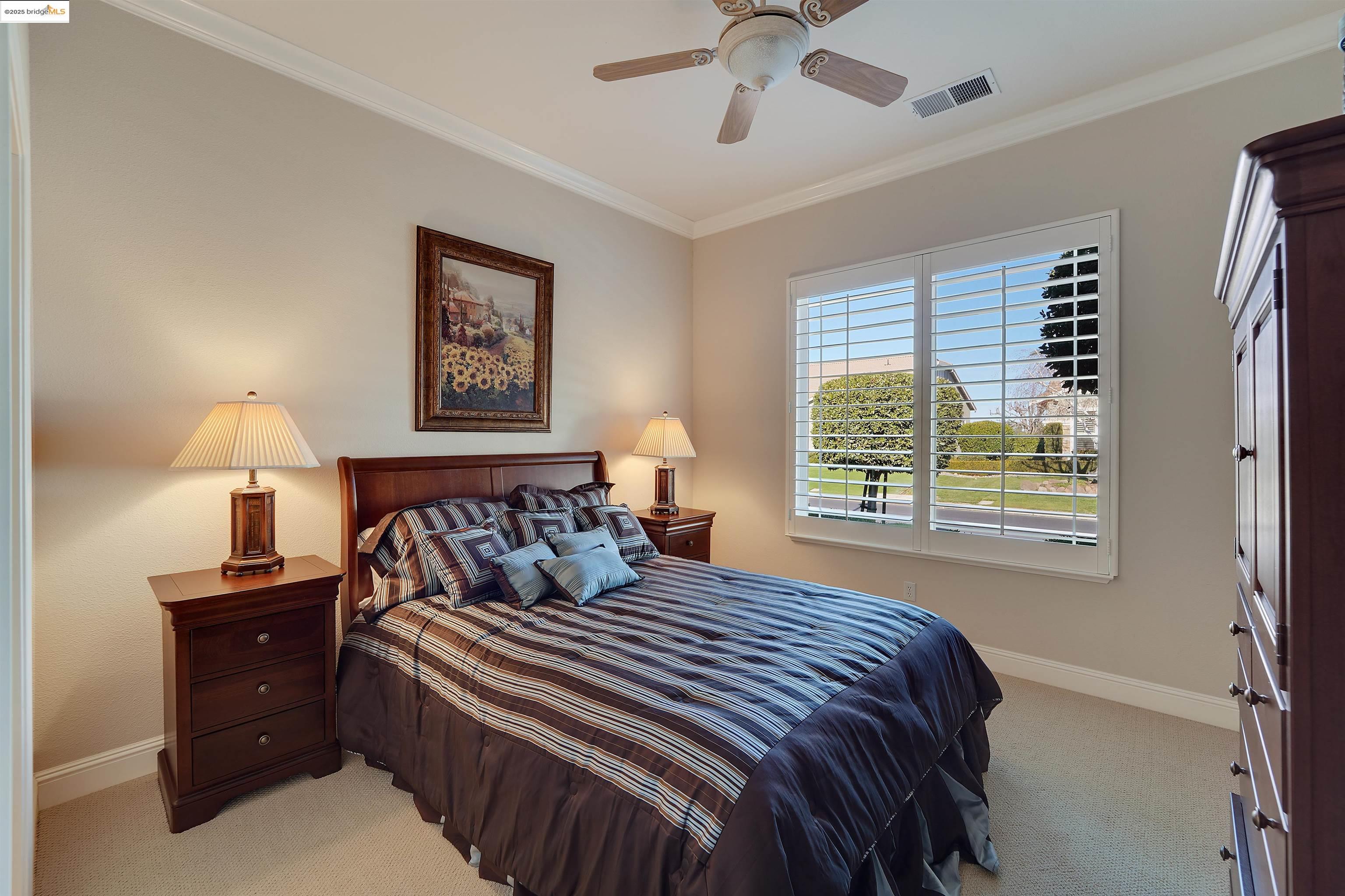 906 Suntan Ln