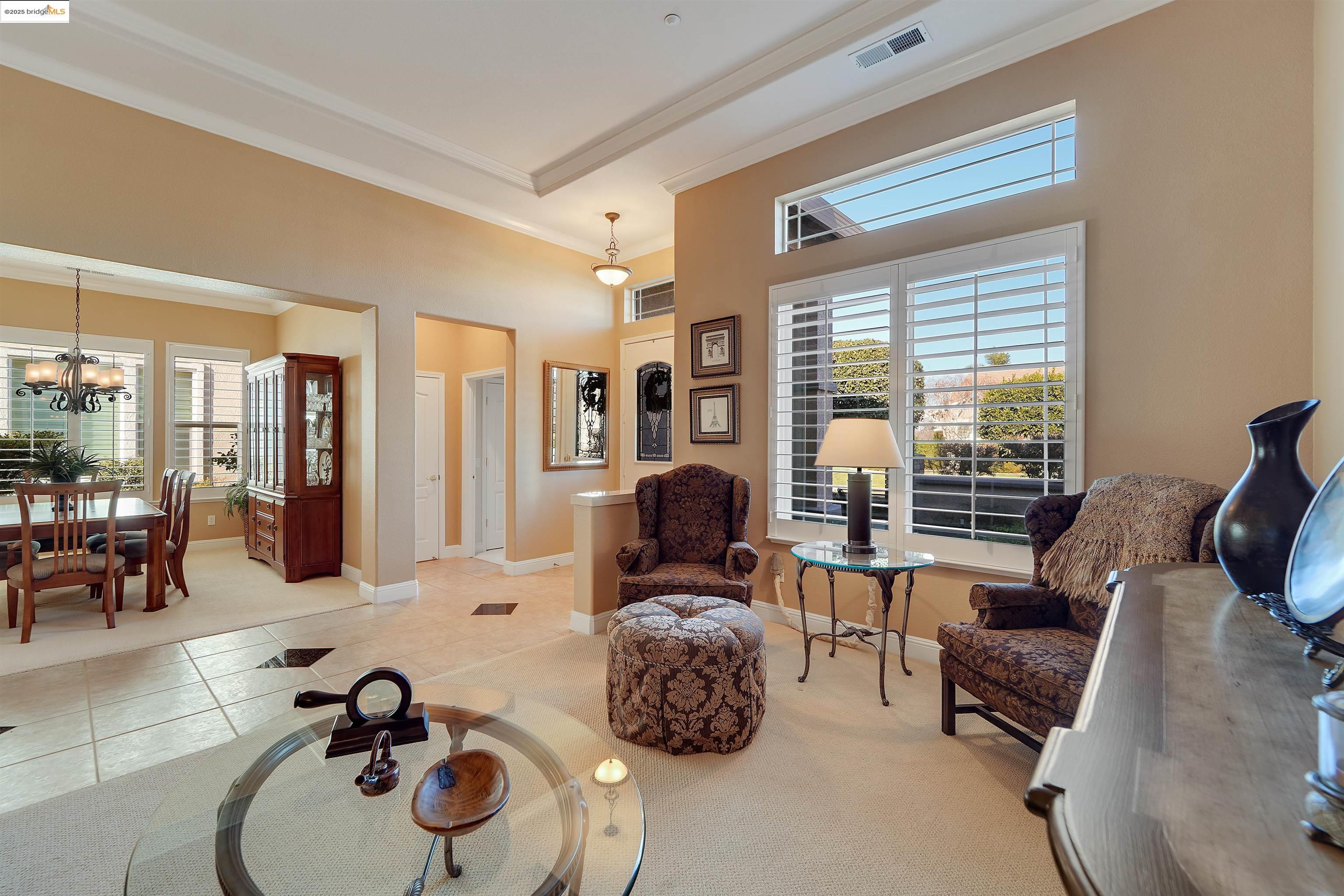 906 Suntan Ln