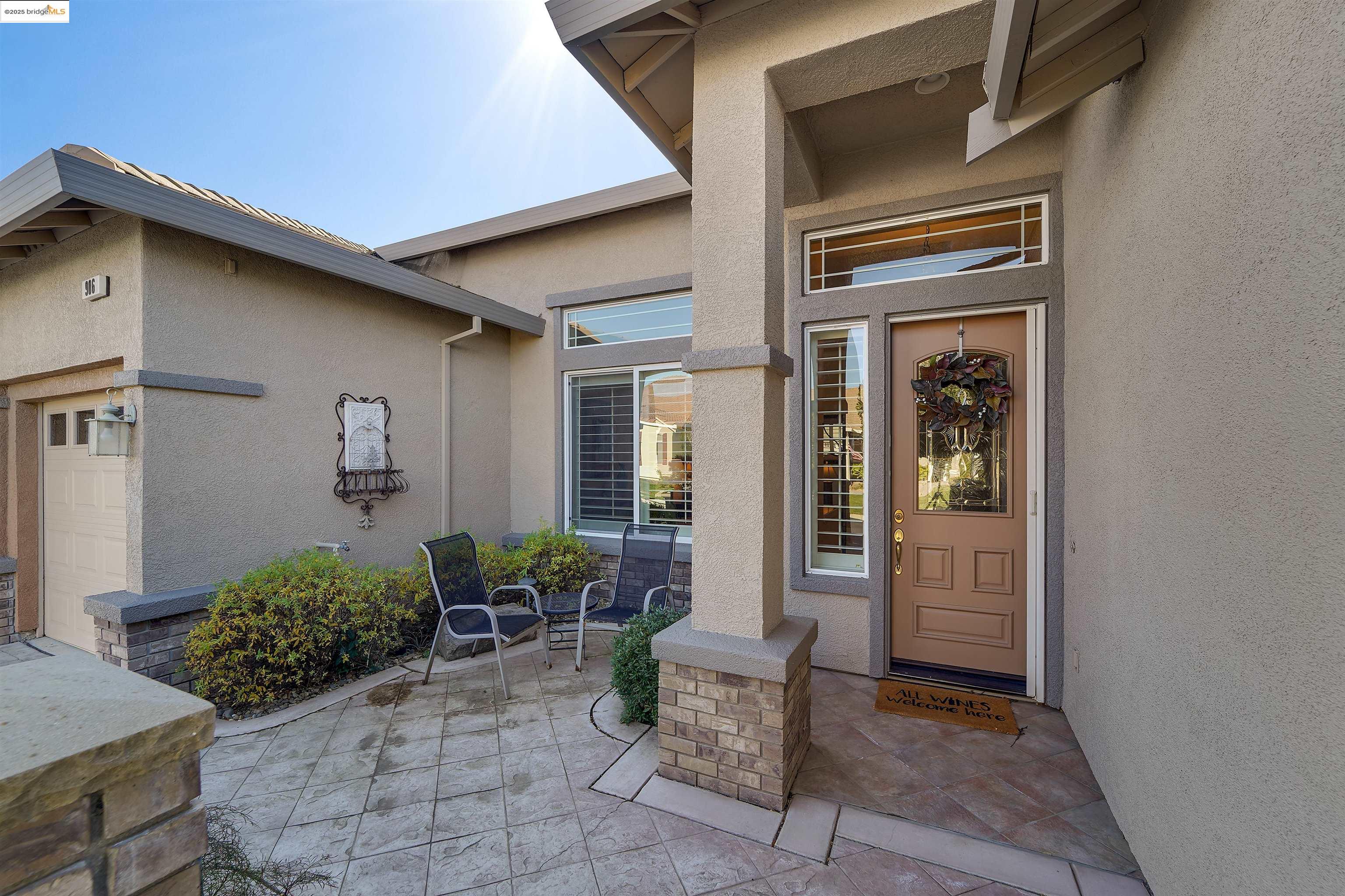 906 Suntan Ln