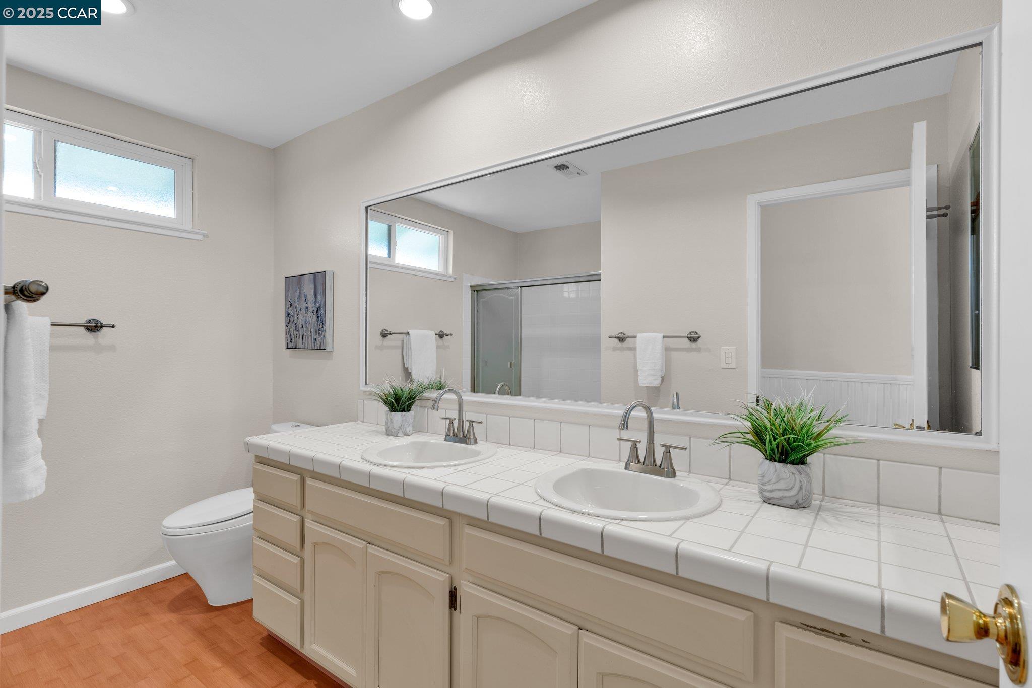 1242 Morning Glory Dr