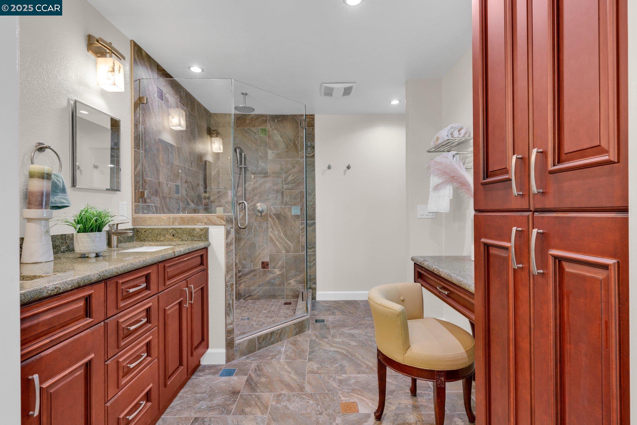 1242 Morning Glory Dr