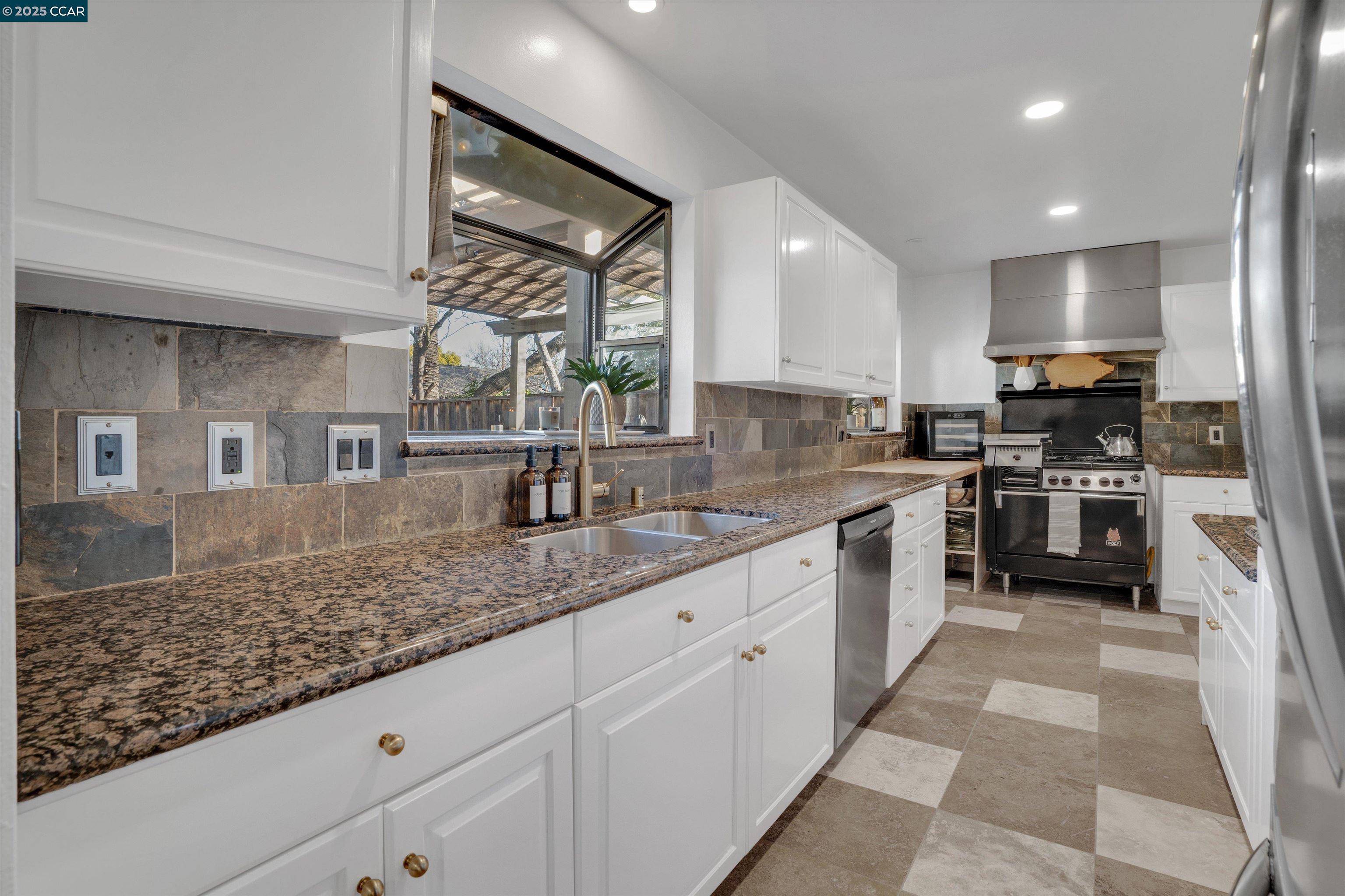 208 Hazel Dr