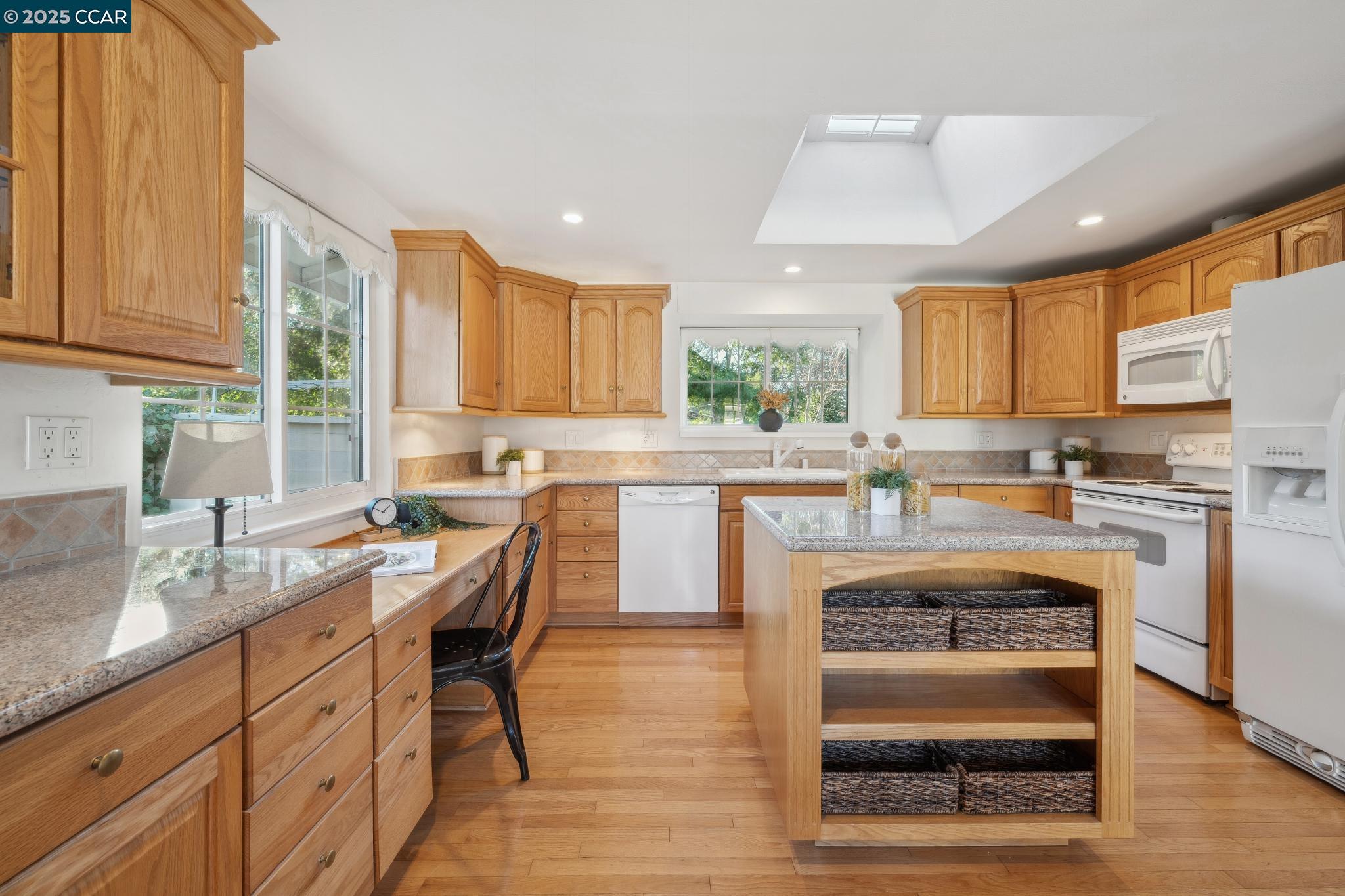 851 Luz Ct