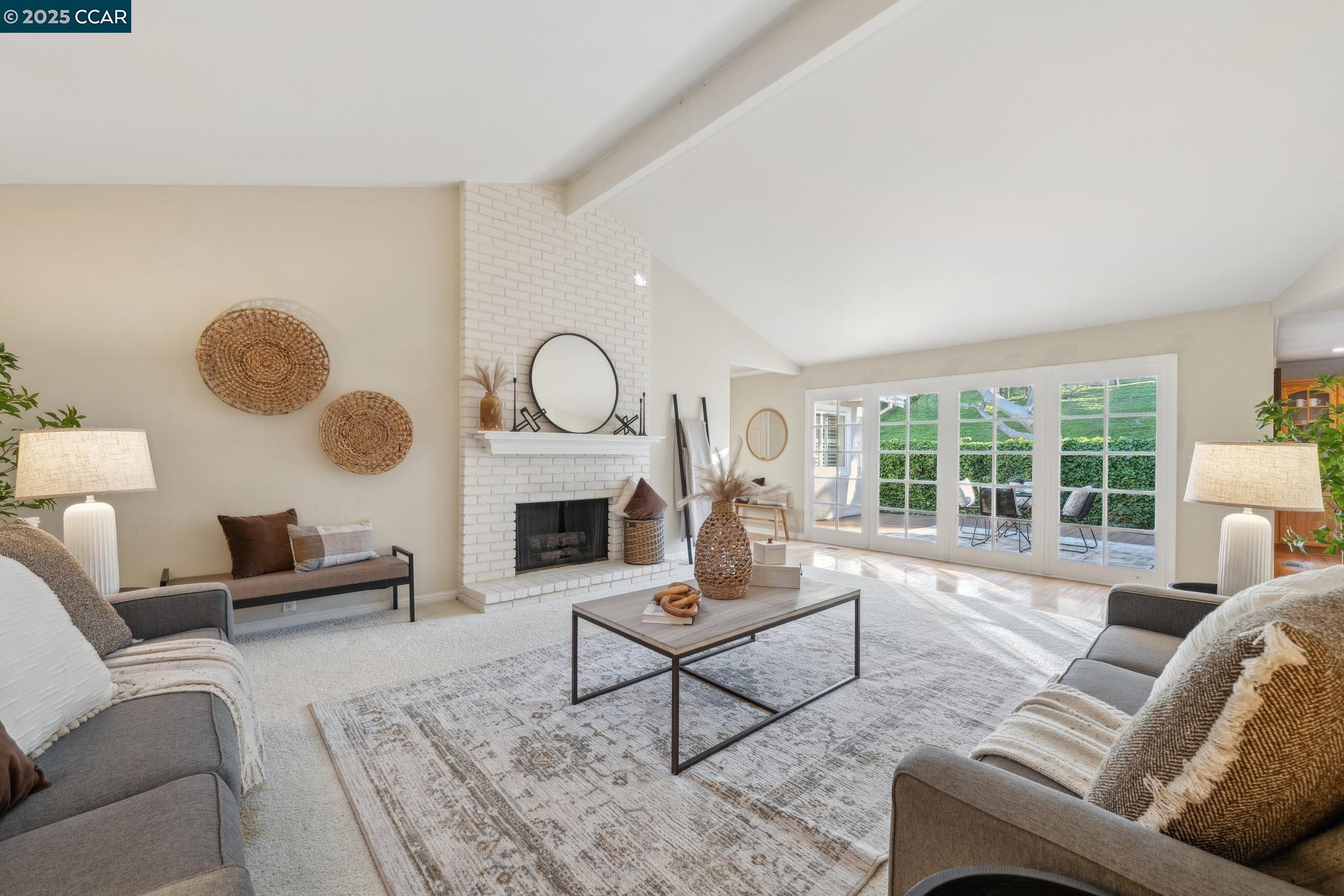 851 Luz Ct