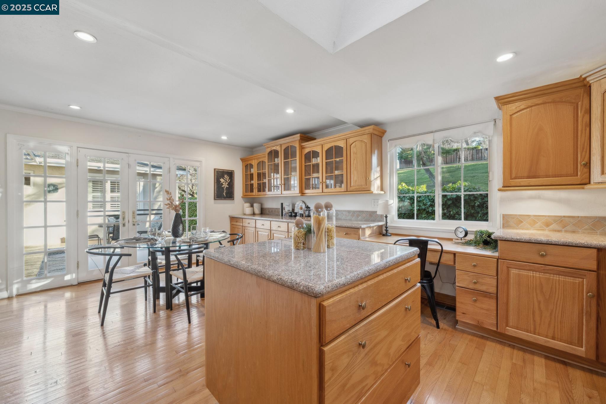 851 Luz Ct