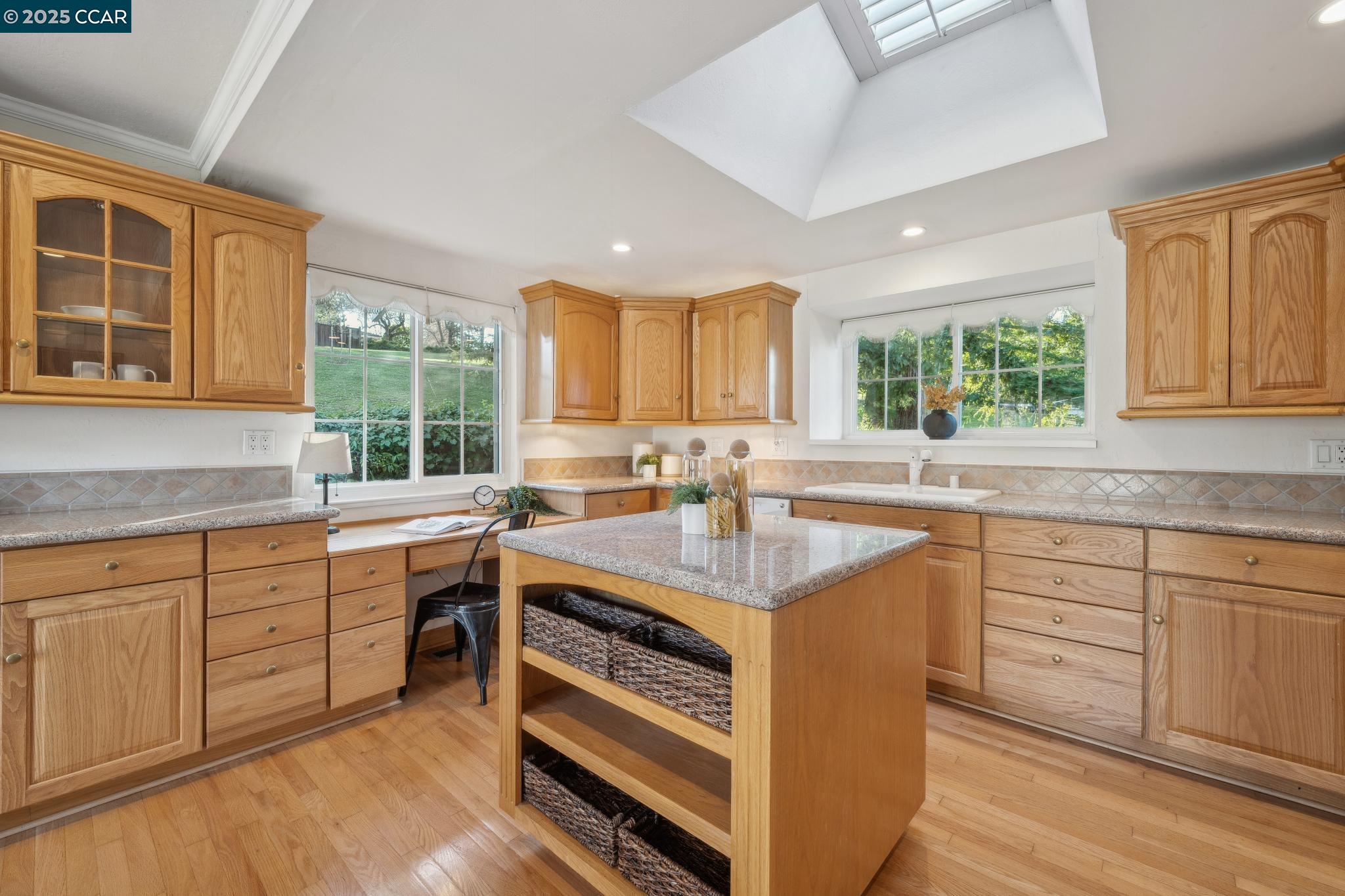 851 Luz Ct