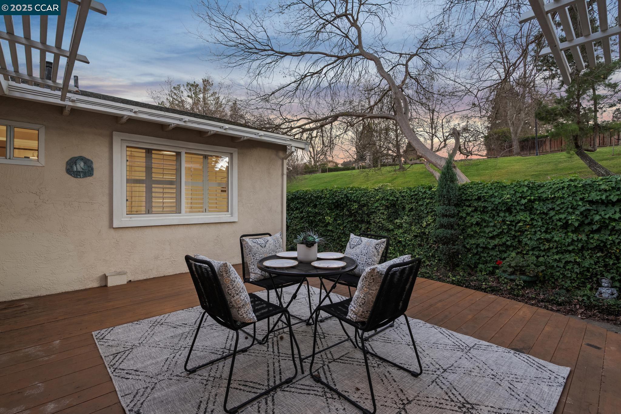 851 Luz Ct